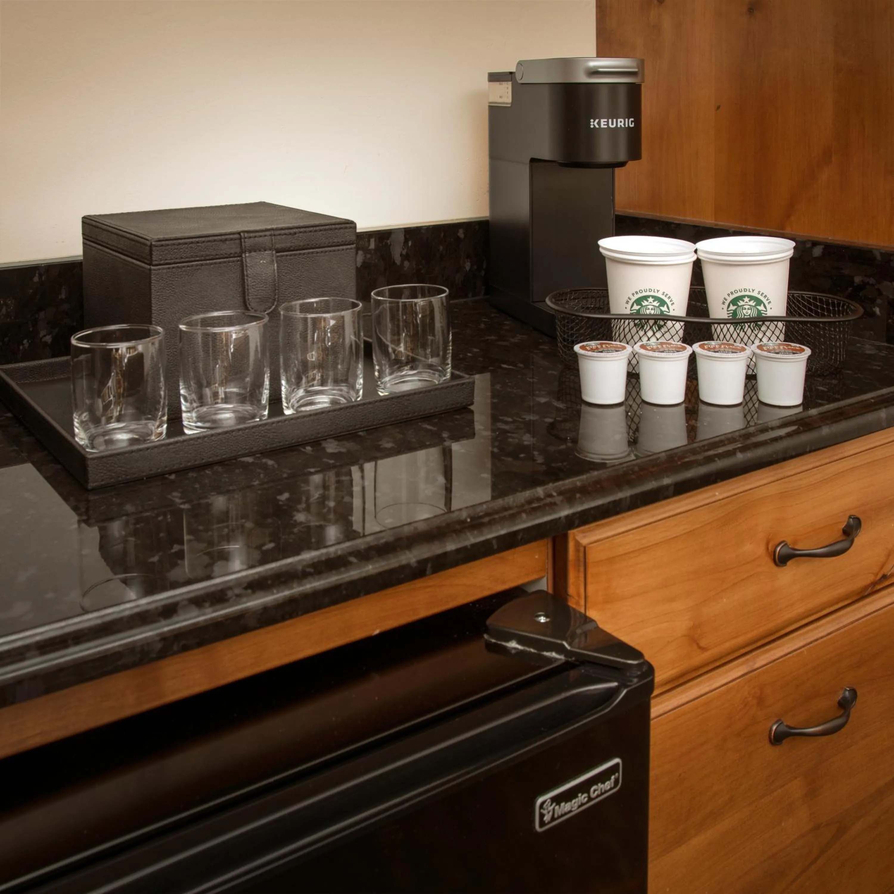Coffee/tea facilities in Parkway Inn of Jackson Hole