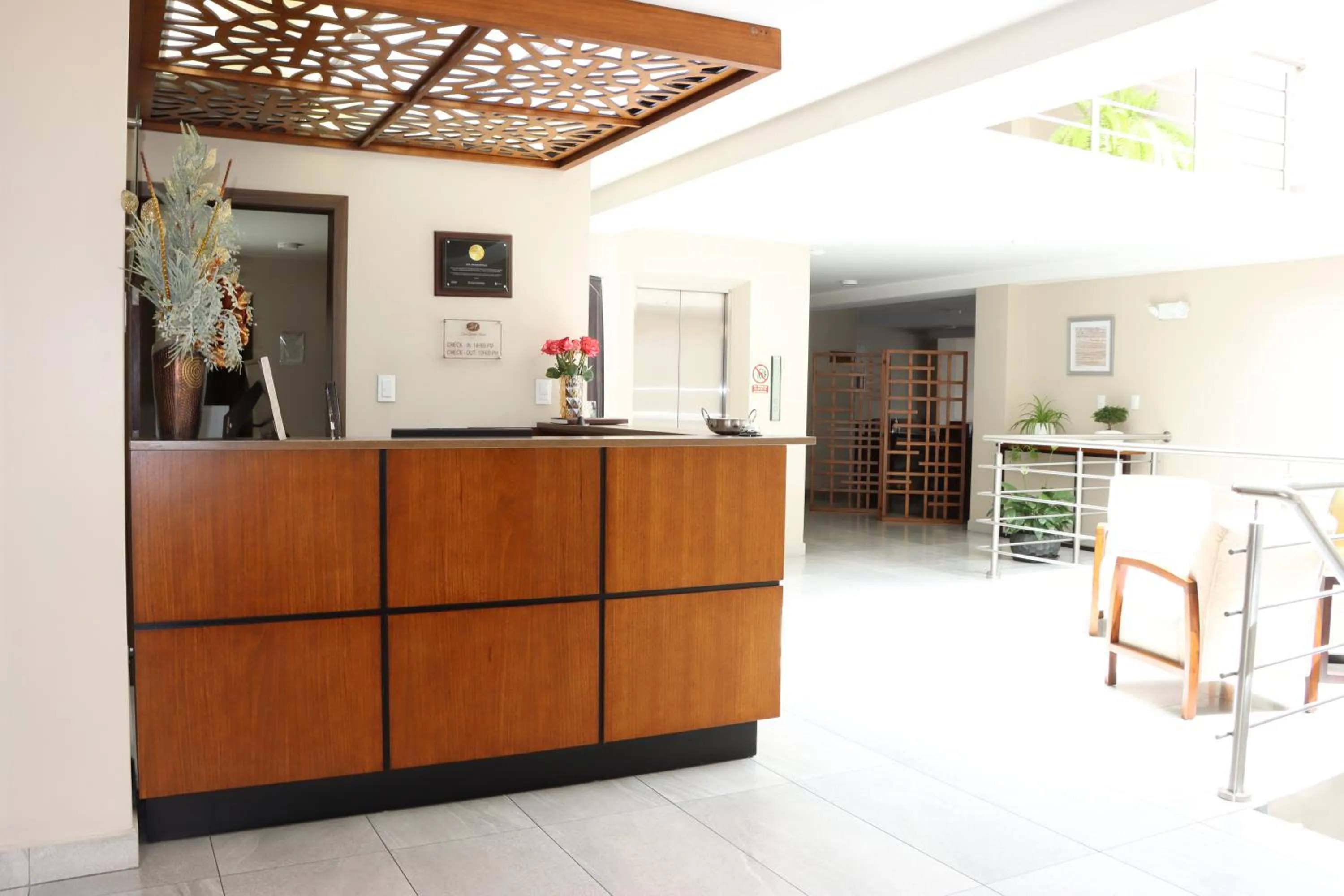 Facade/entrance in Hotel San Agustin Plaza