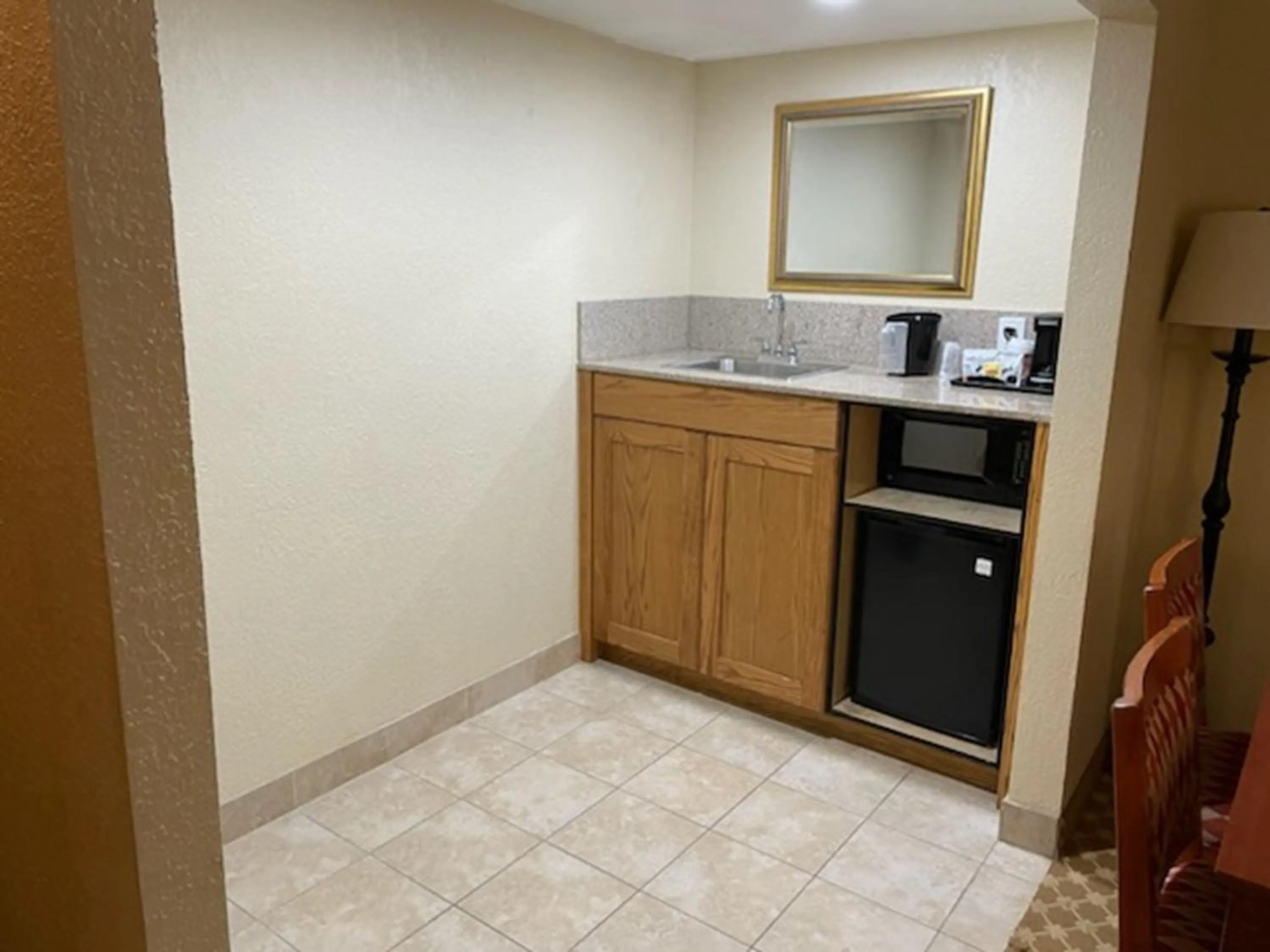kitchen in Quality Inn & Suites