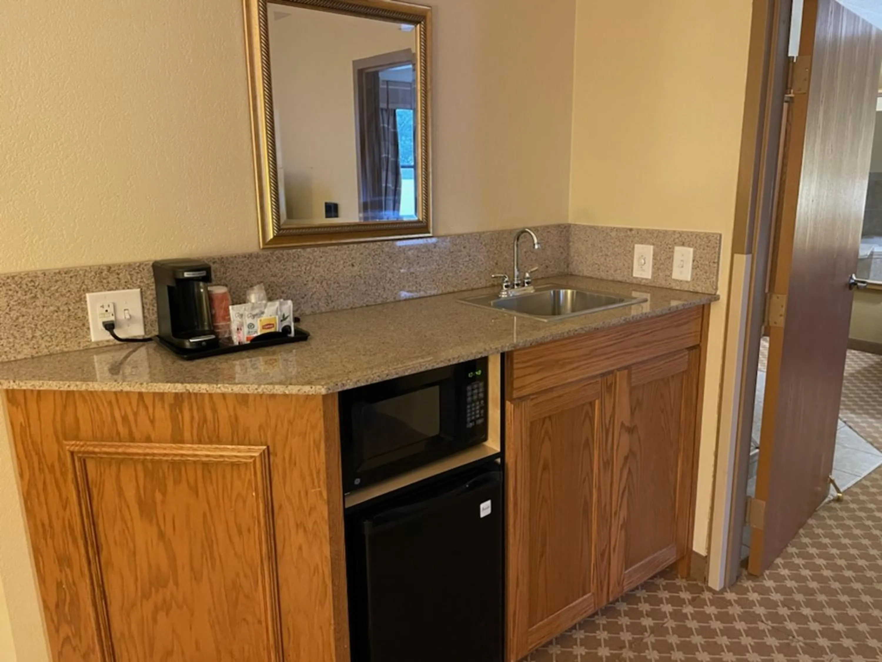 kitchen in Quality Inn & Suites