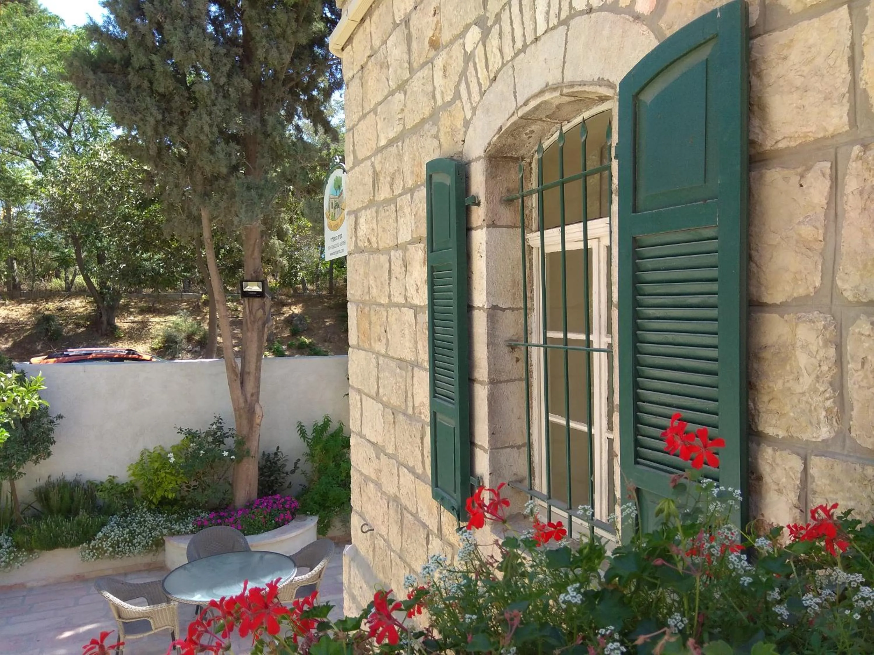 Facade/entrance in The Templer Inn