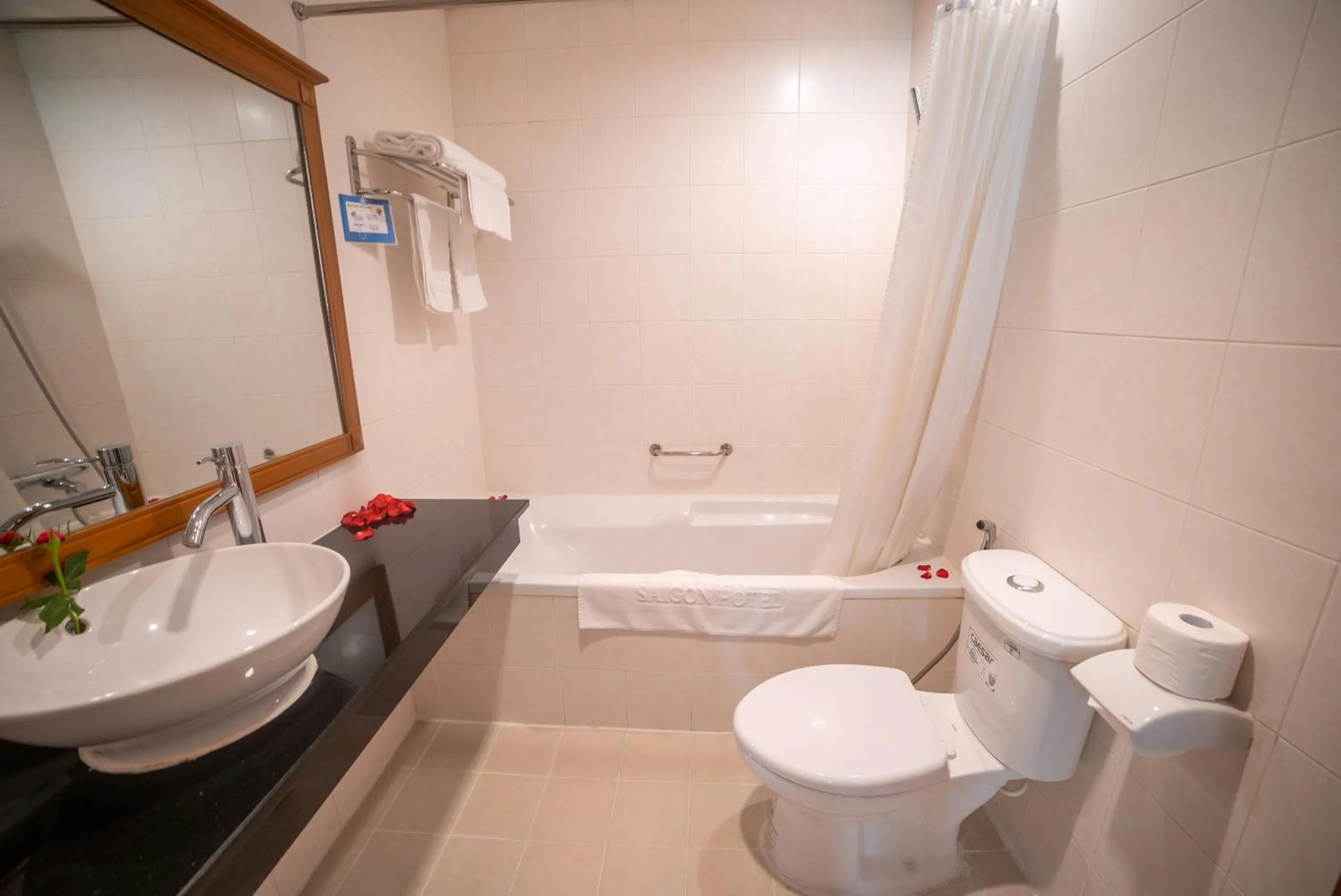 Bathroom in Oscar Saigon Hotel