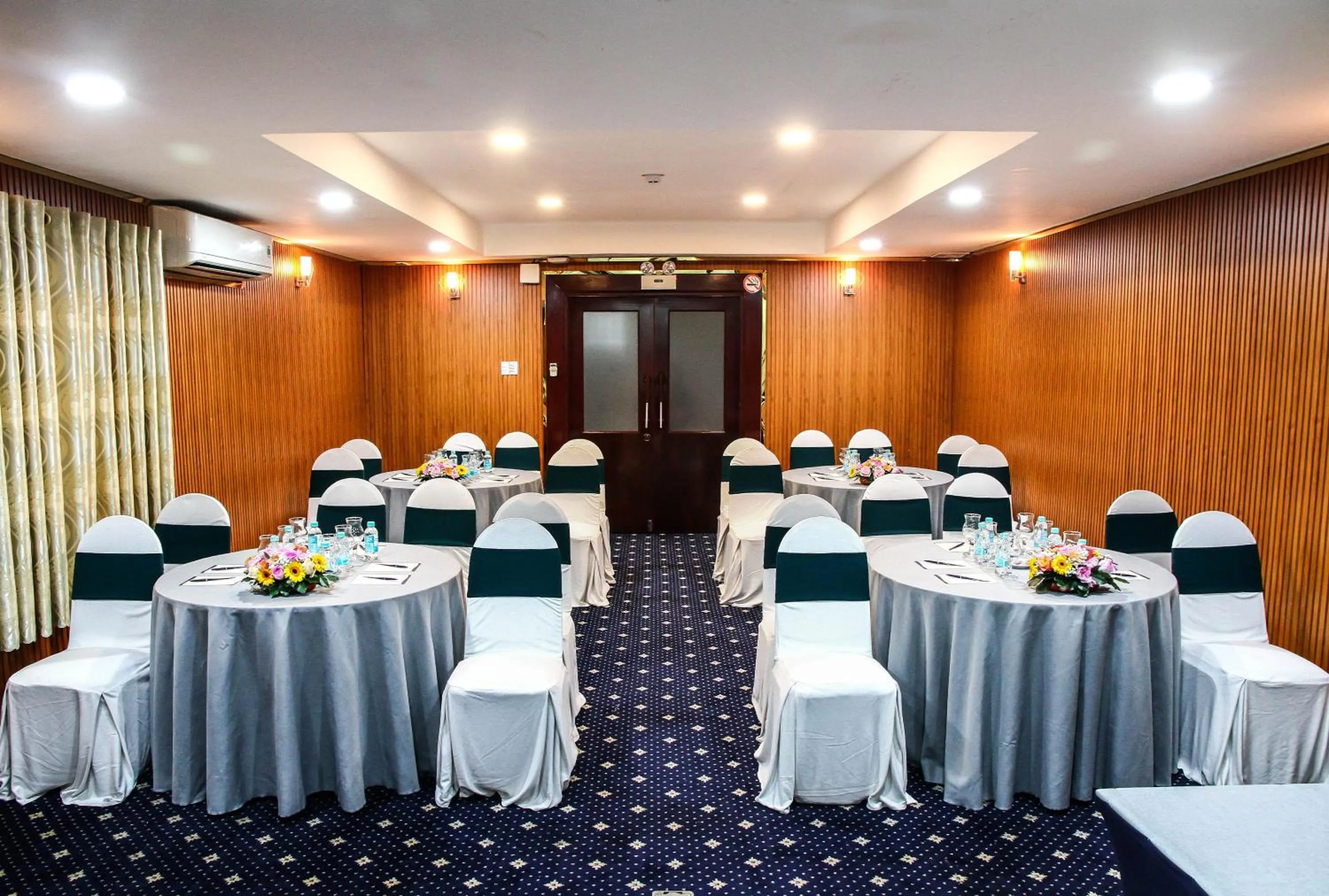 Meeting/conference room in Oscar Saigon Hotel