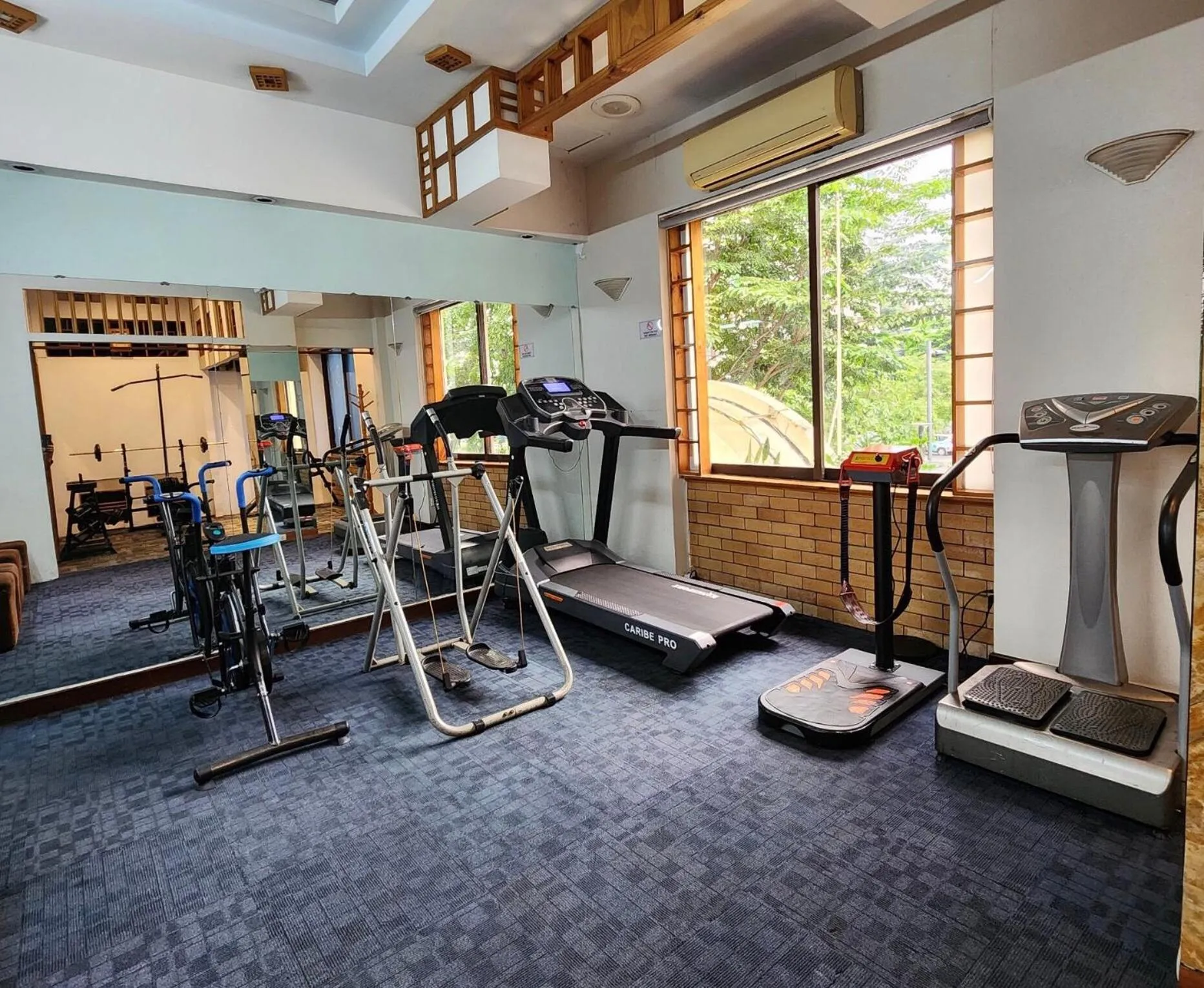 Fitness centre/facilities in Oscar Saigon Hotel