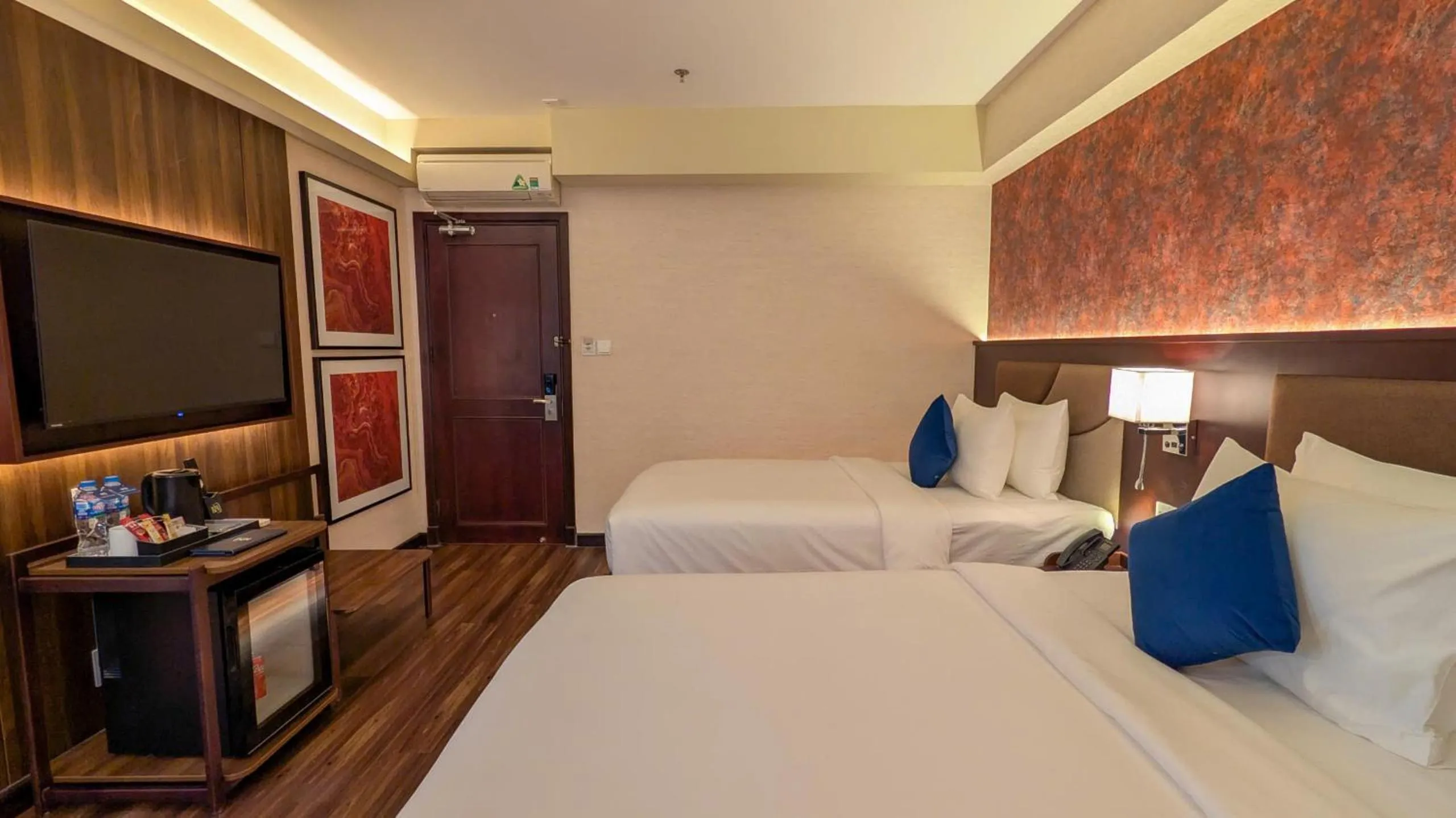 Bedroom, Bed in KiN Hotel Ly Tu Trong Edition