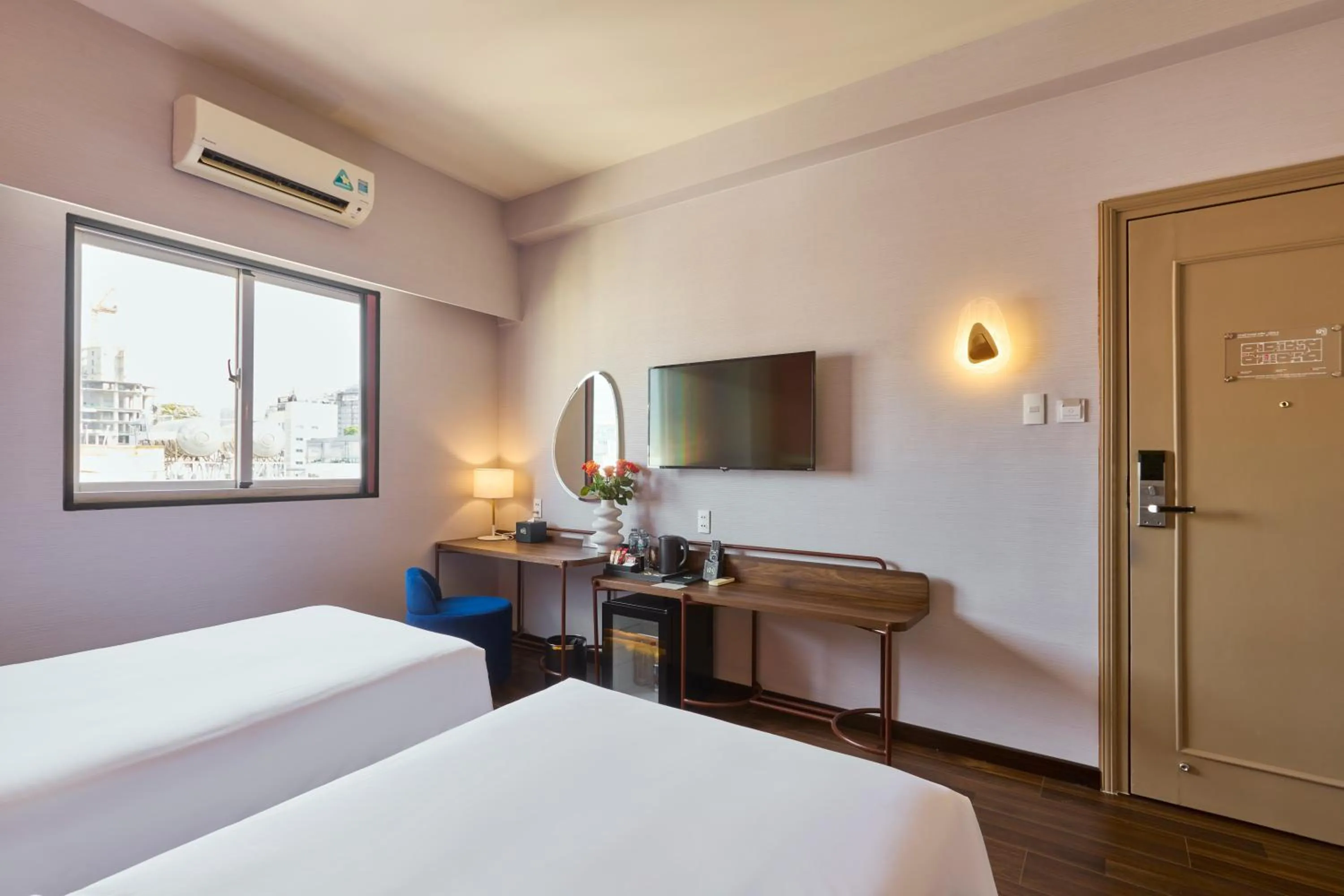 Photo of the whole room, Bed in KiN Hotel Ly Tu Trong Edition