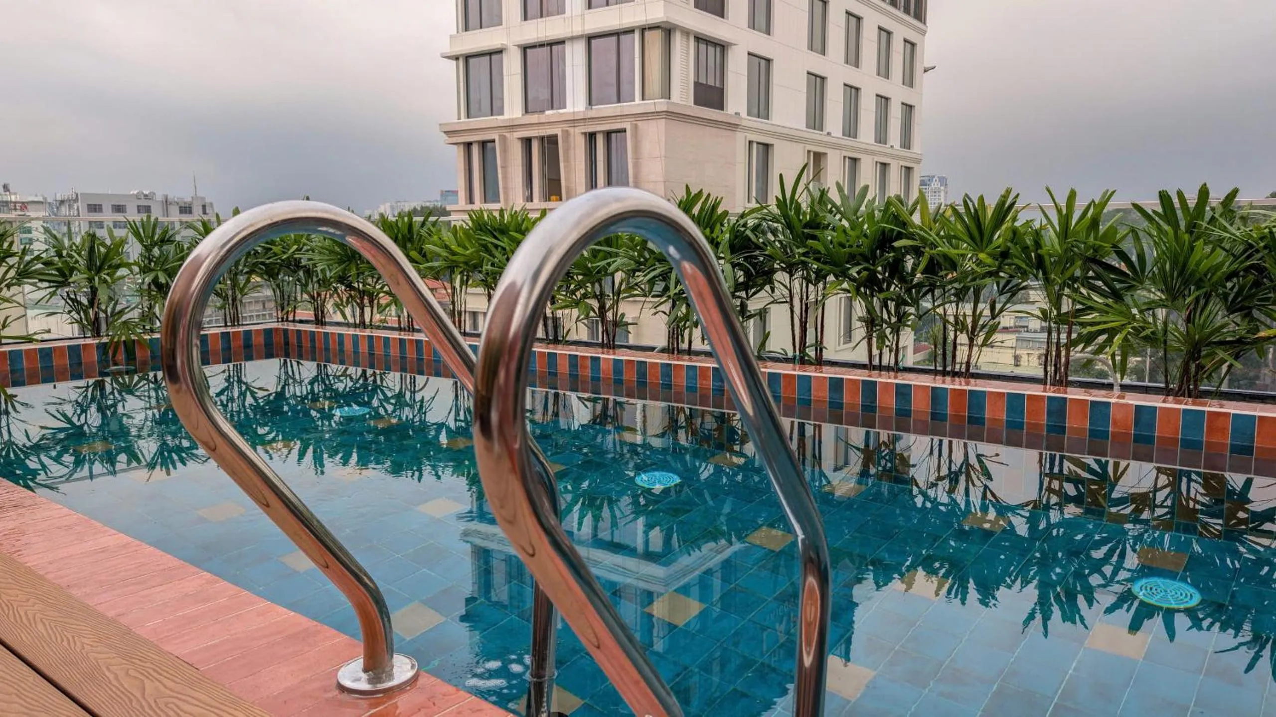 Swimming pool in KiN Hotel Ly Tu Trong Edition