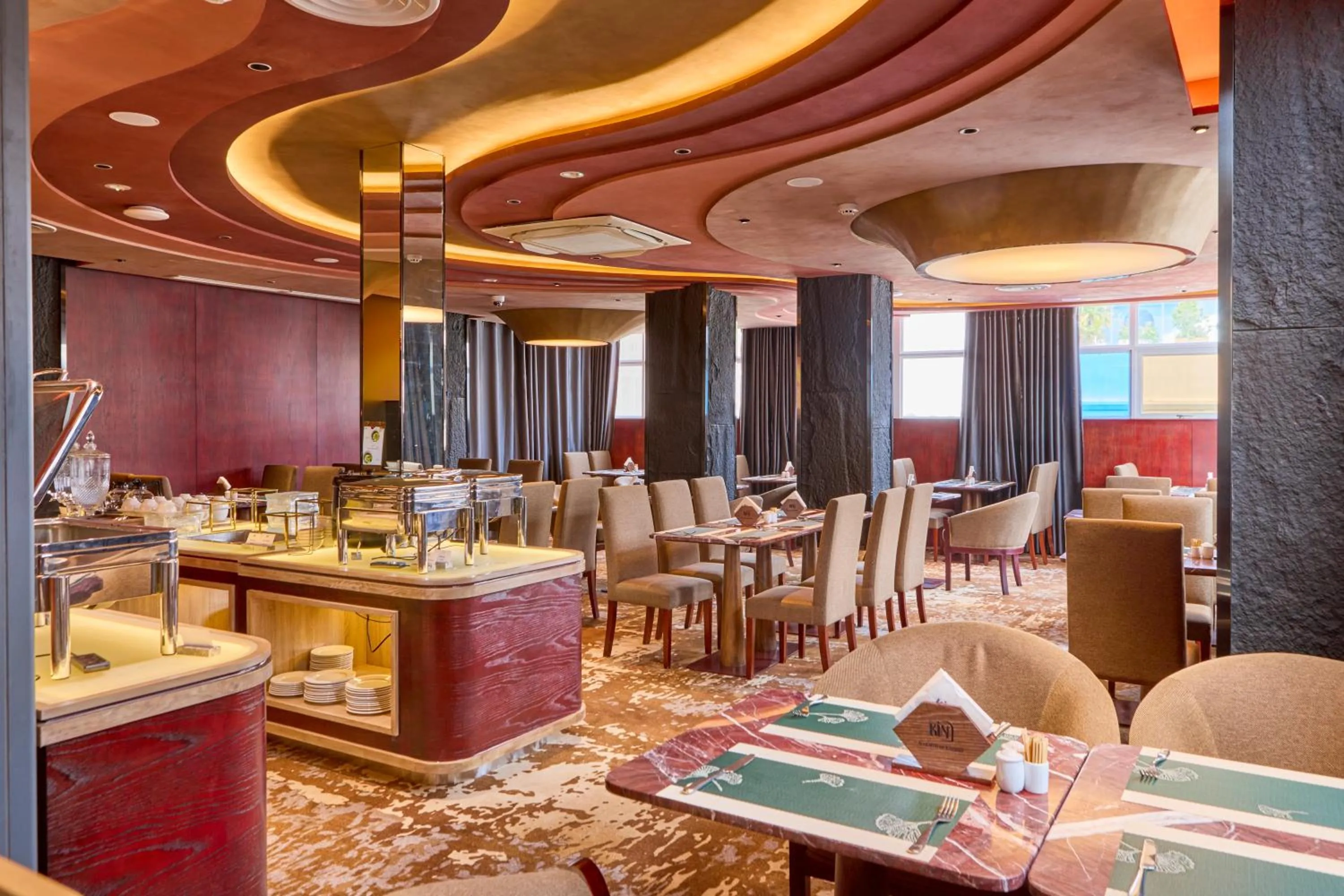 Restaurant/places to eat in KiN Hotel Ly Tu Trong Edition