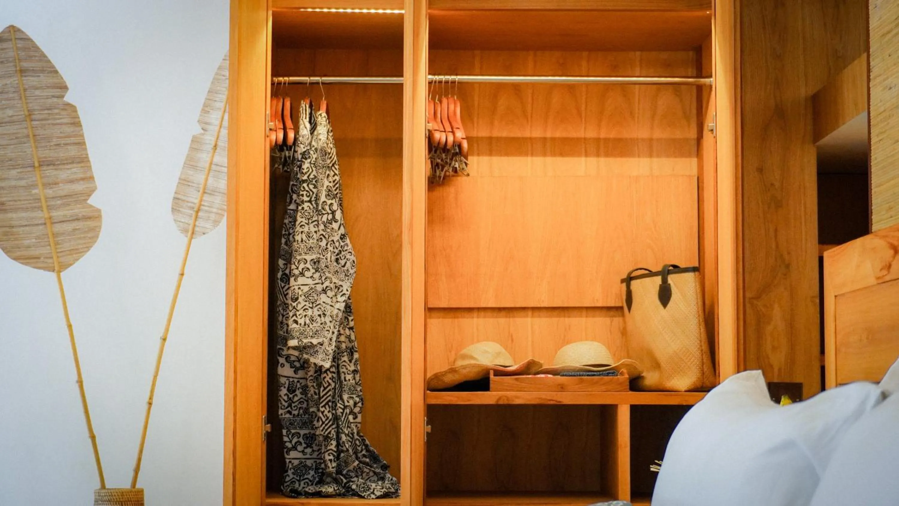 wardrobe in Annora Villas Seminyak