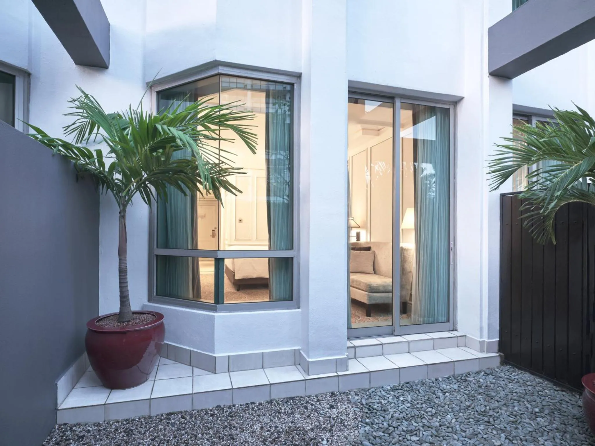 Photo of the whole room in InterContinental Singapore by IHG