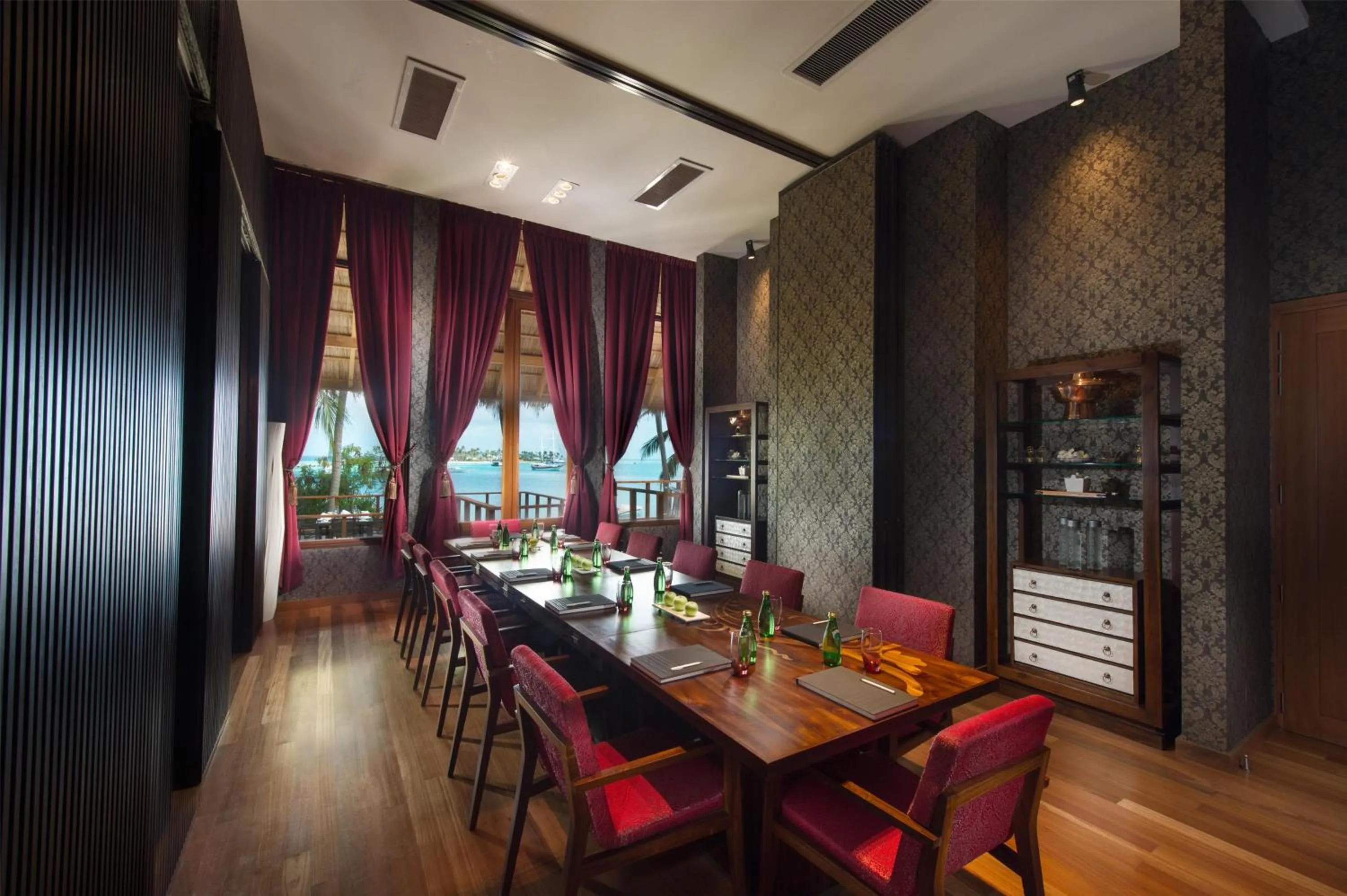 Restaurant/places to eat in Conrad Maldives Rangali Island