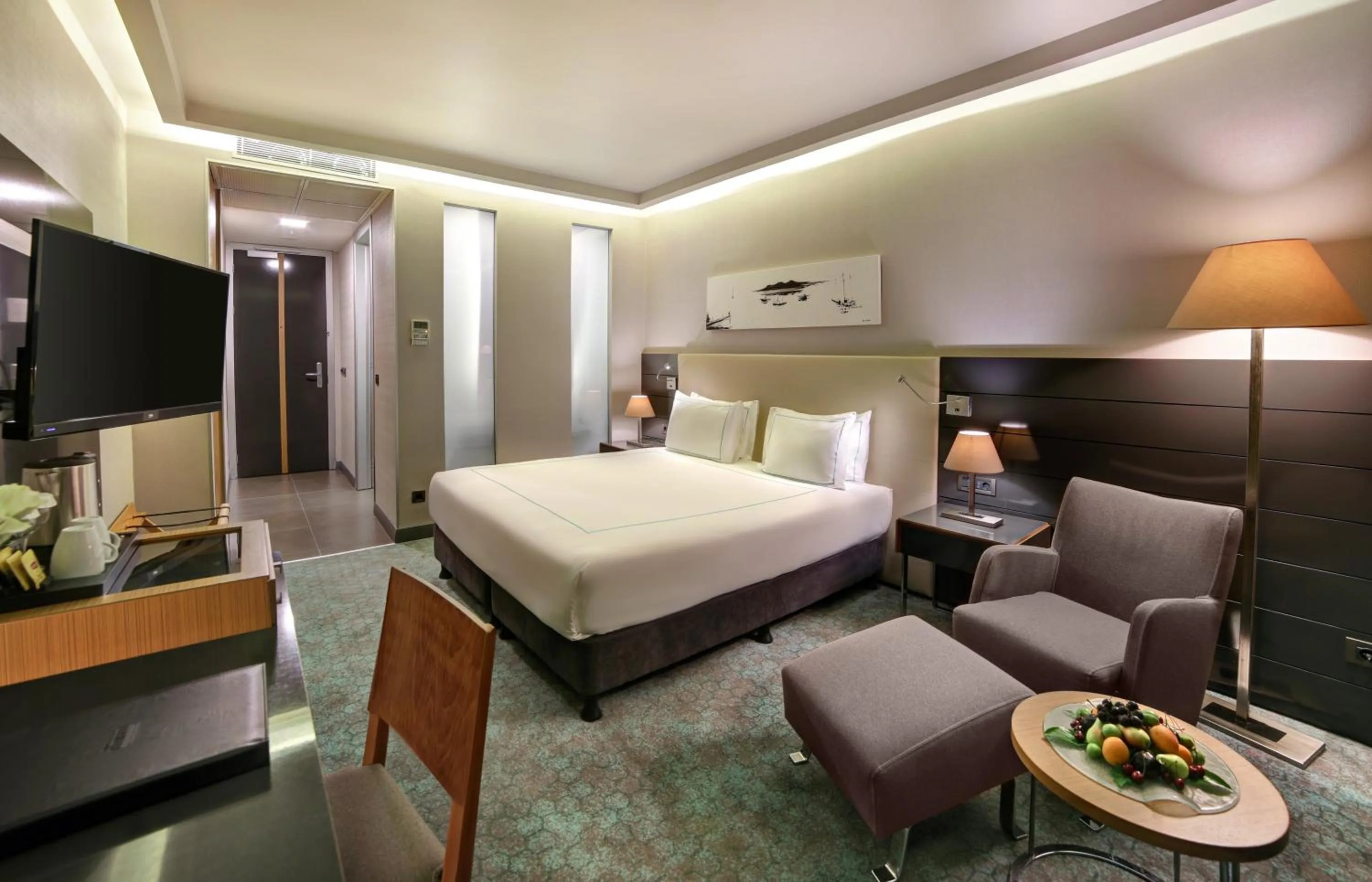 Photo of the whole room, Bed in Divan Corlu