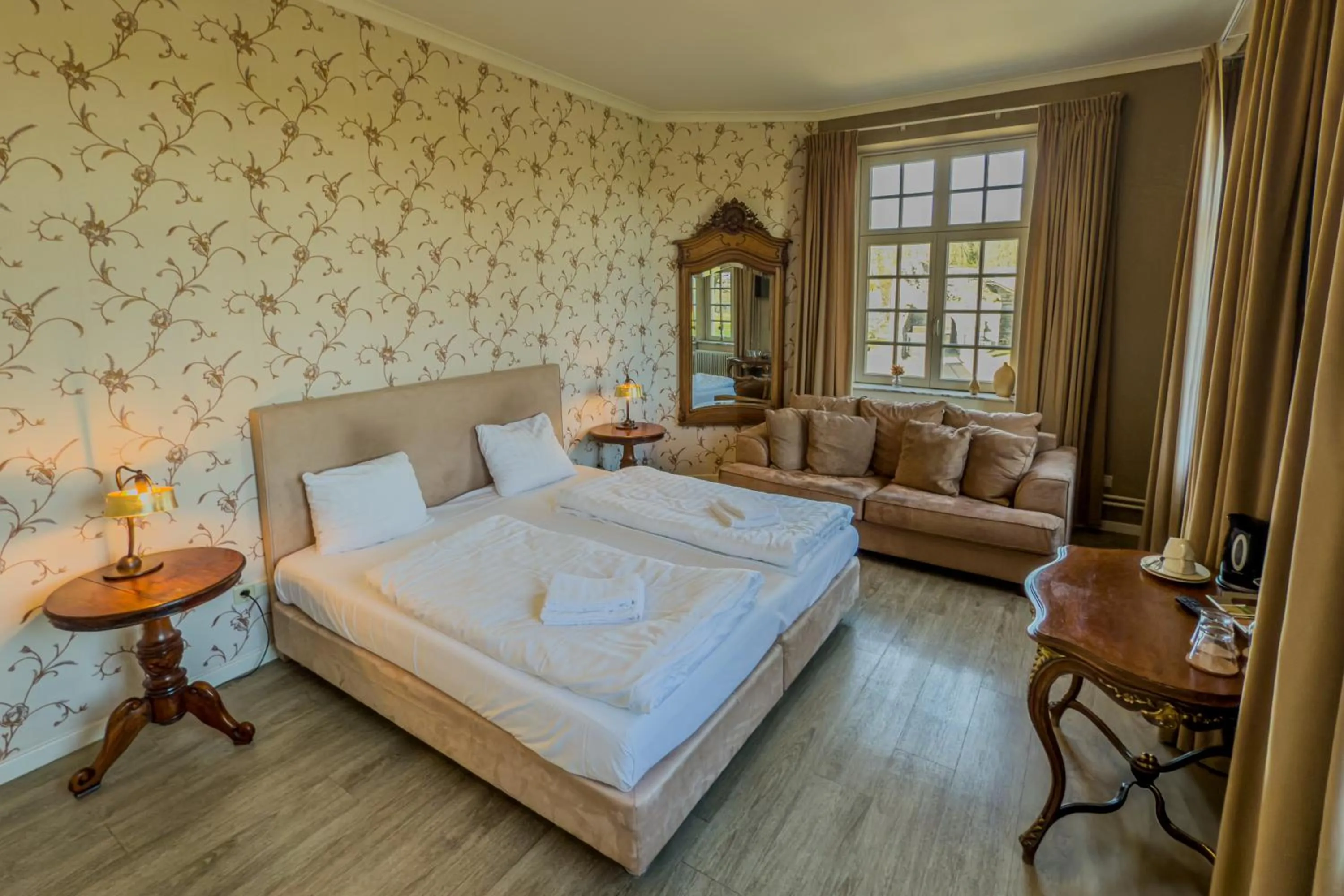 Bed in Kasteel Pietersheim Maastricht - Lanaken