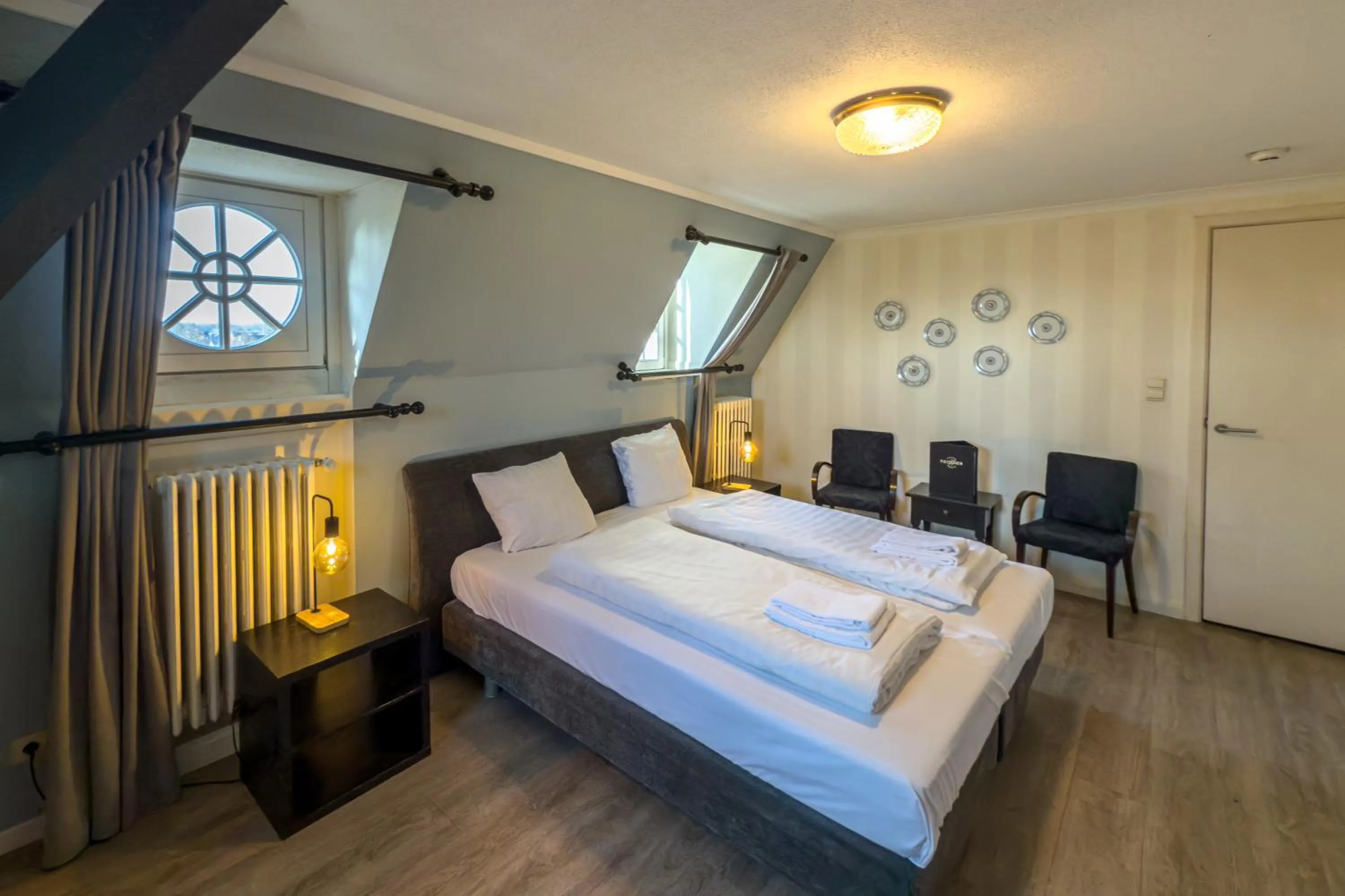 Bedroom, Bed in Kasteel Pietersheim Maastricht - Lanaken