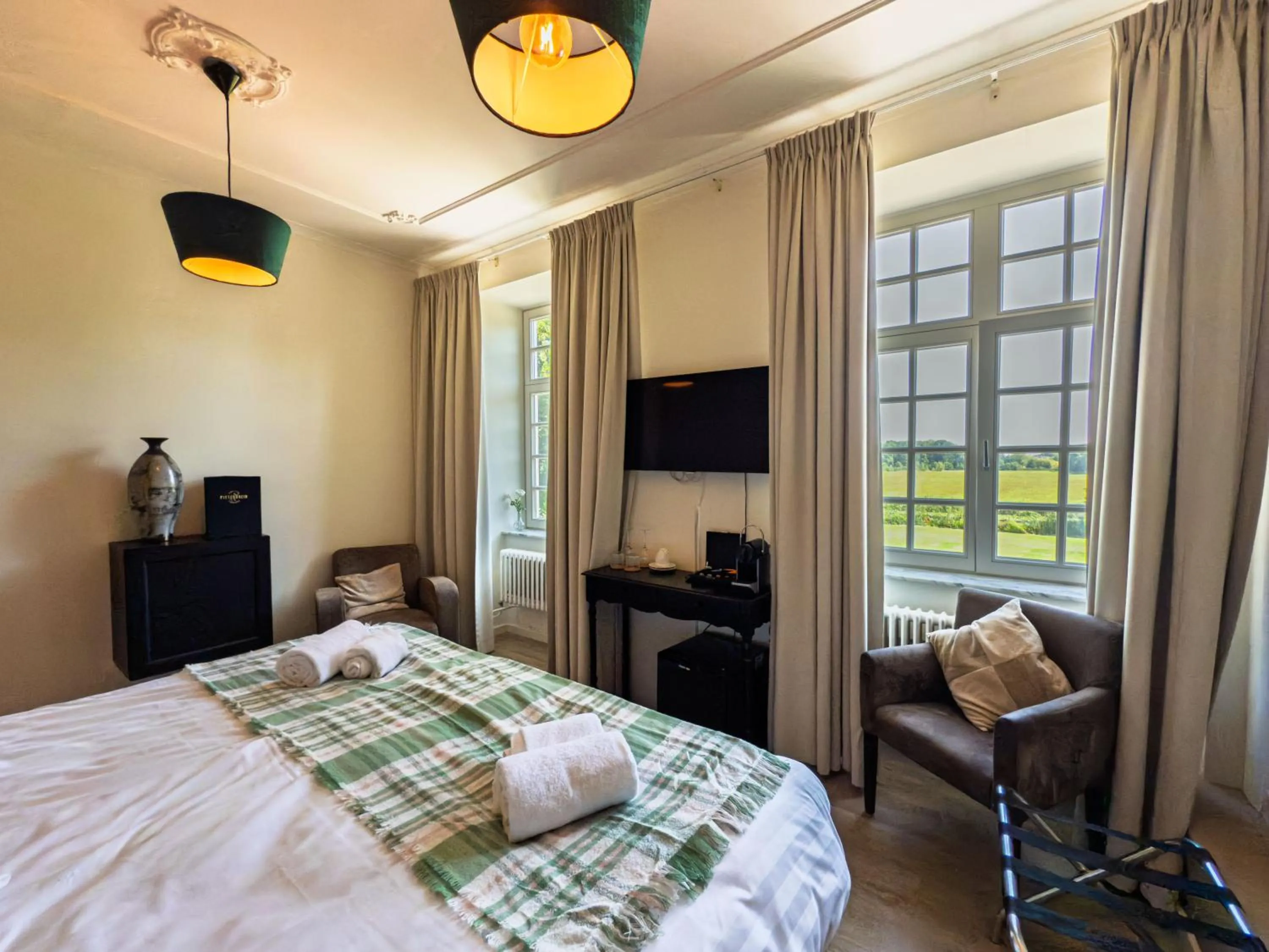 TV and multimedia, Bed in Kasteel Pietersheim Maastricht - Lanaken