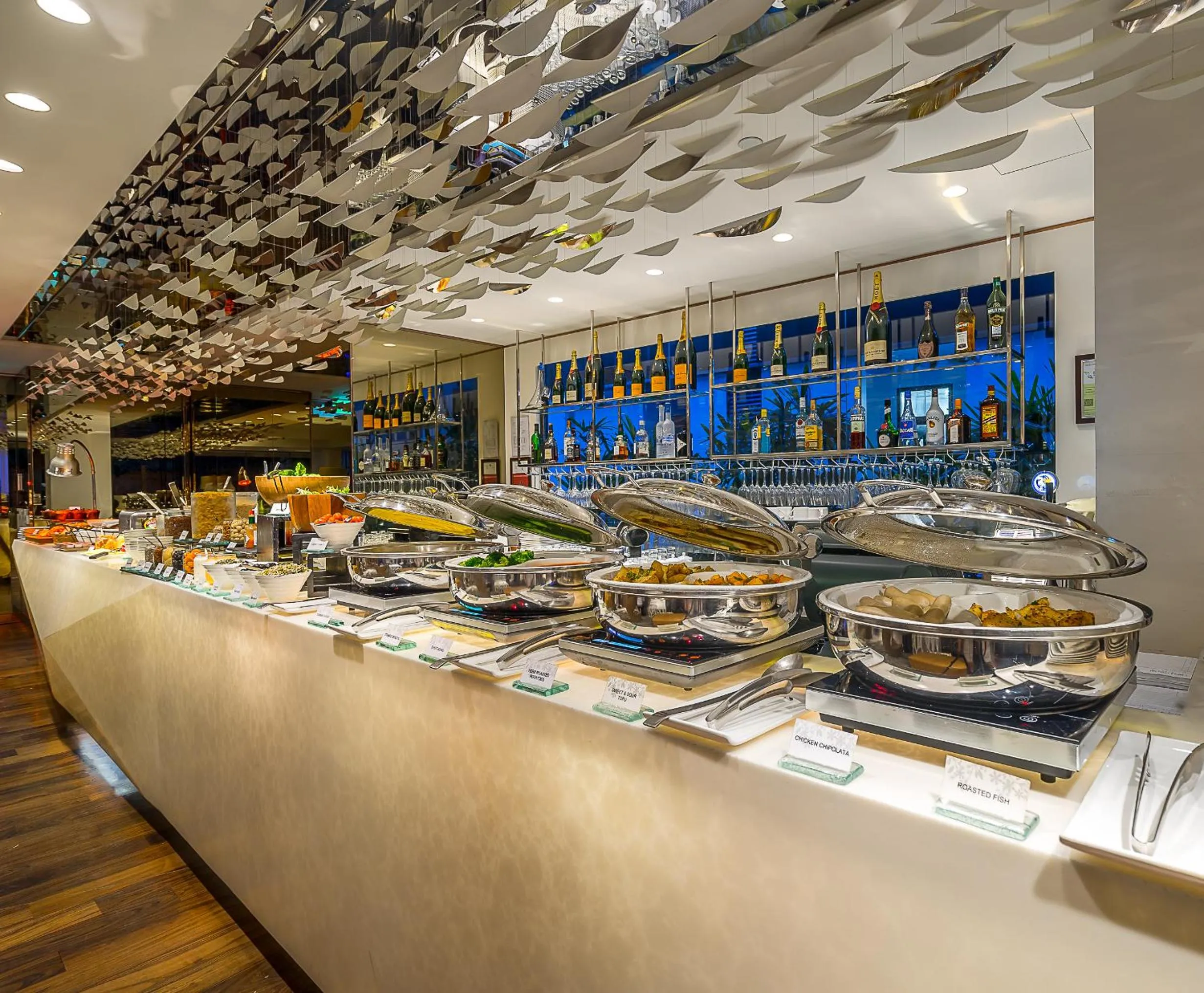 Restaurant/places to eat in Naumi Hotel Singapore