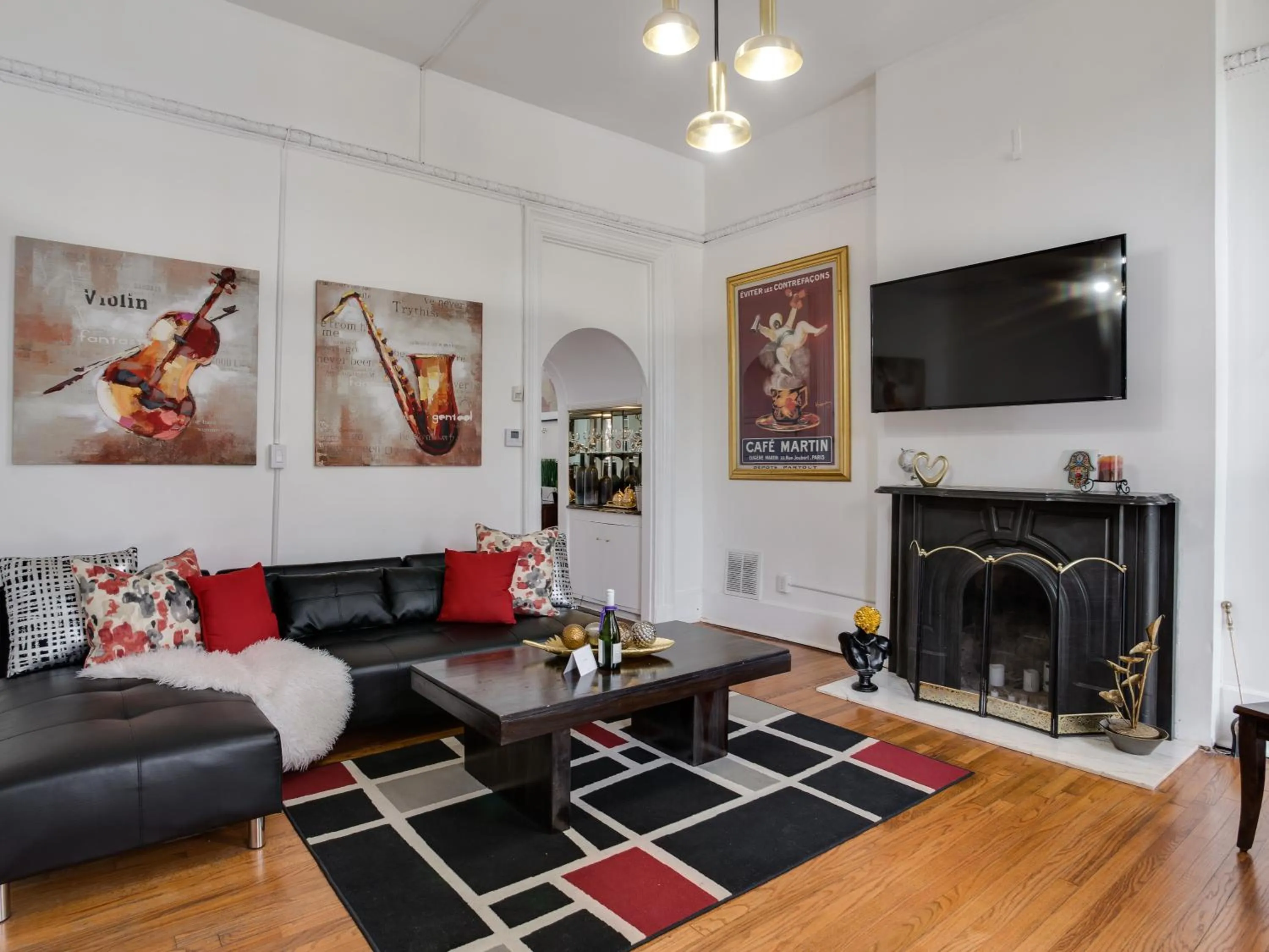 Library in Downtown Memphis Shellcrest Apartments