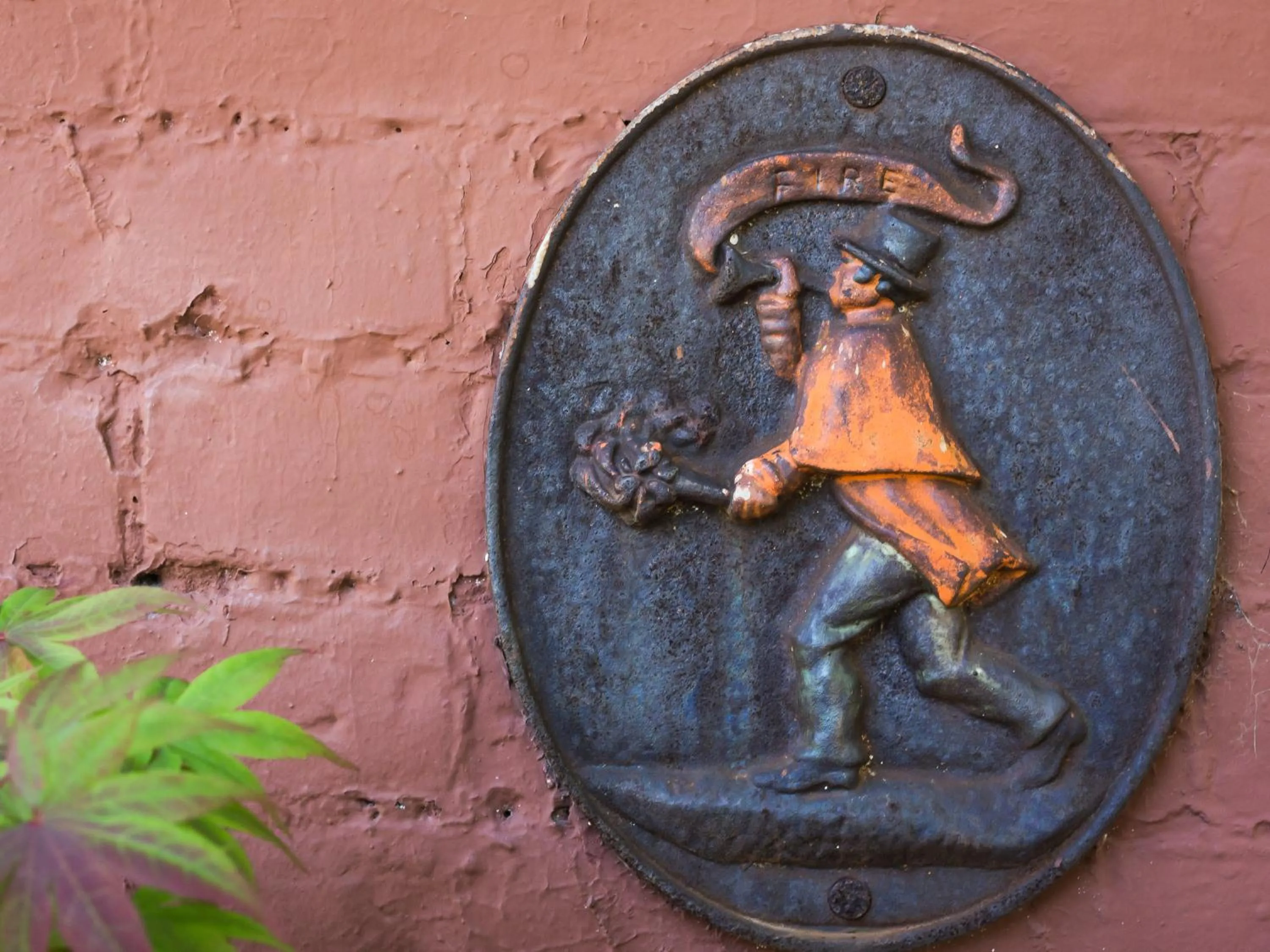 Facade/entrance in Downtown Memphis Shellcrest Apartments