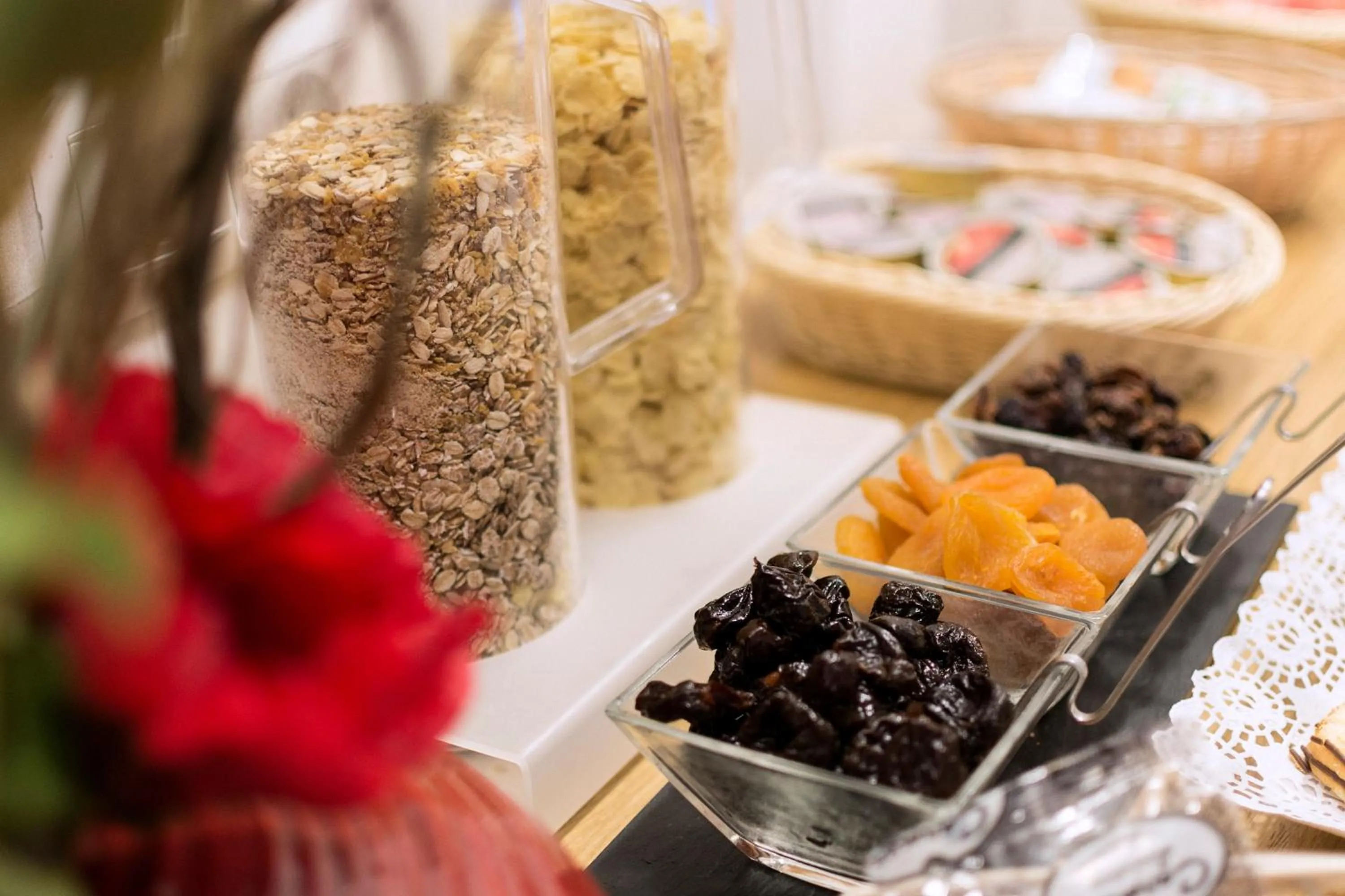 Food and drinks in Mena Plaza