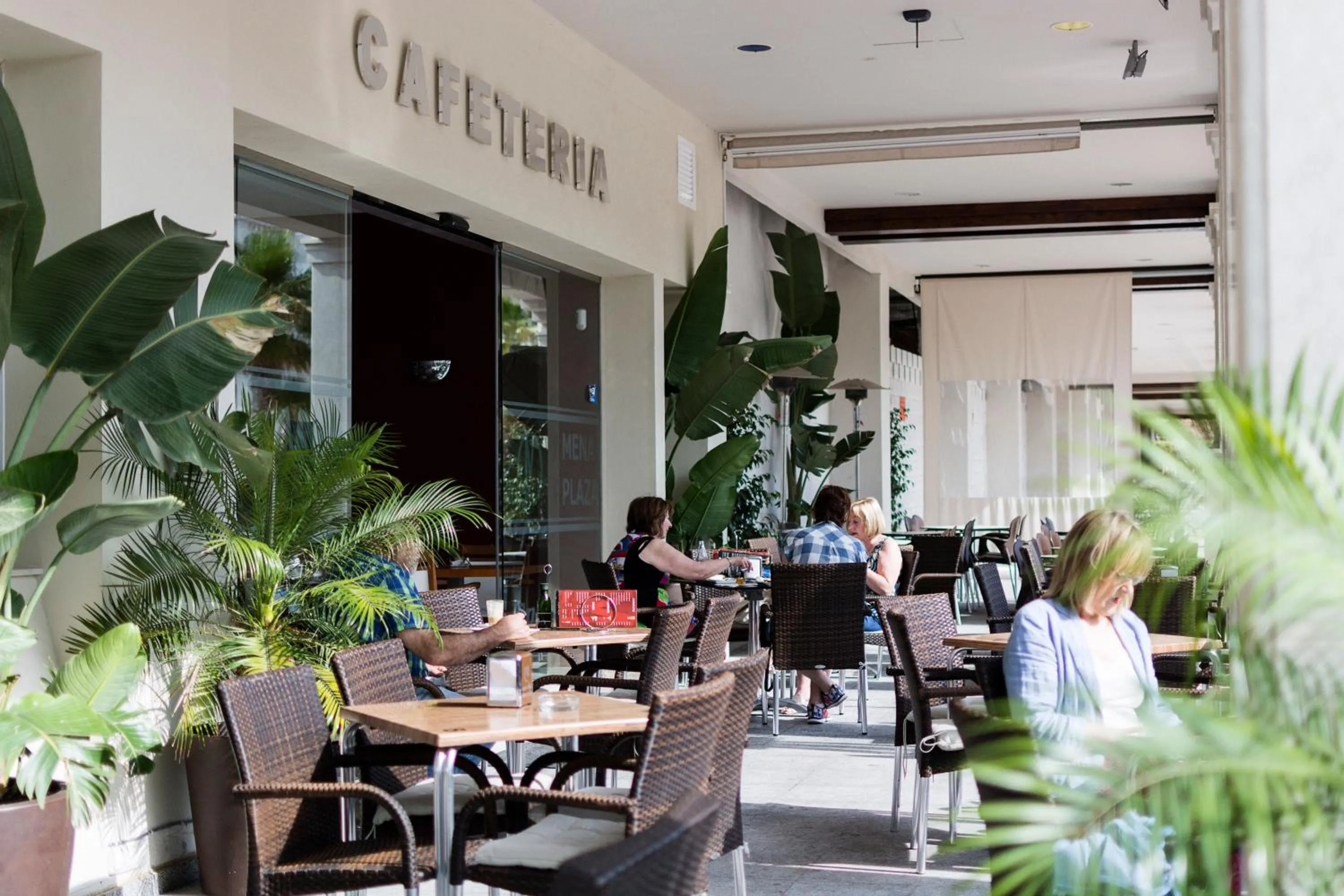 Restaurant/places to eat in Mena Plaza