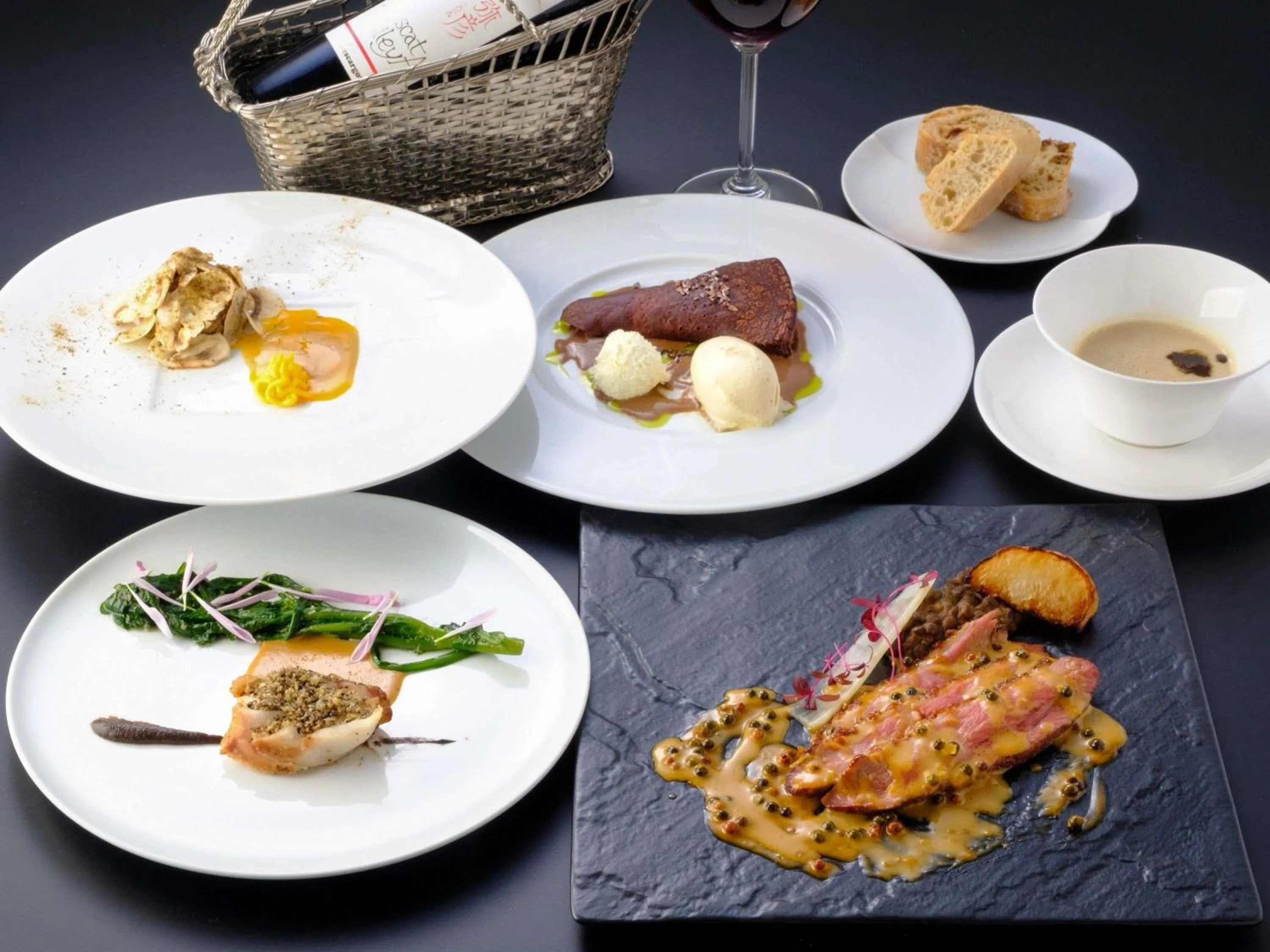 Restaurant/places to eat in Mercure Yokosuka