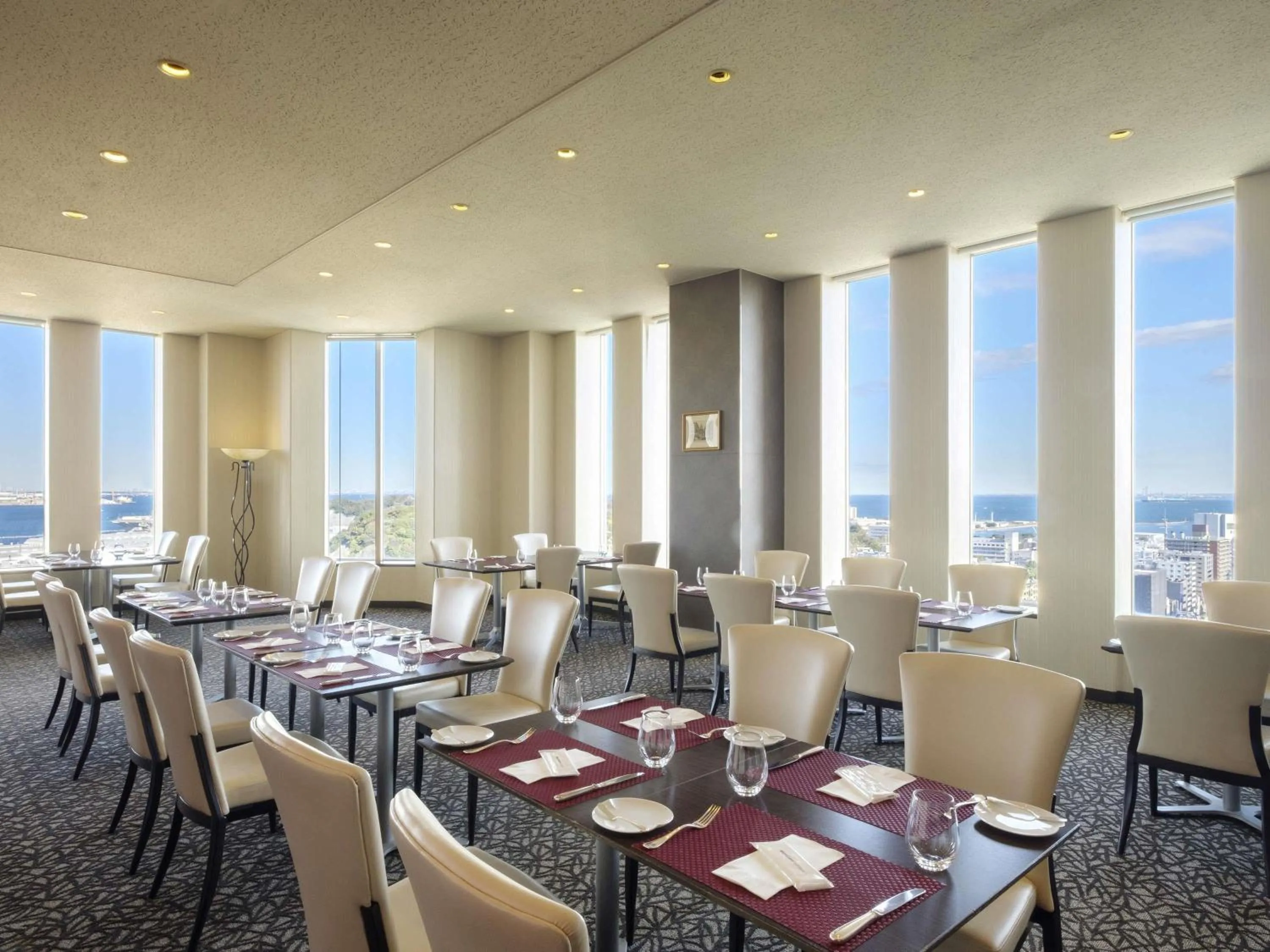 Restaurant/places to eat in Mercure Yokosuka
