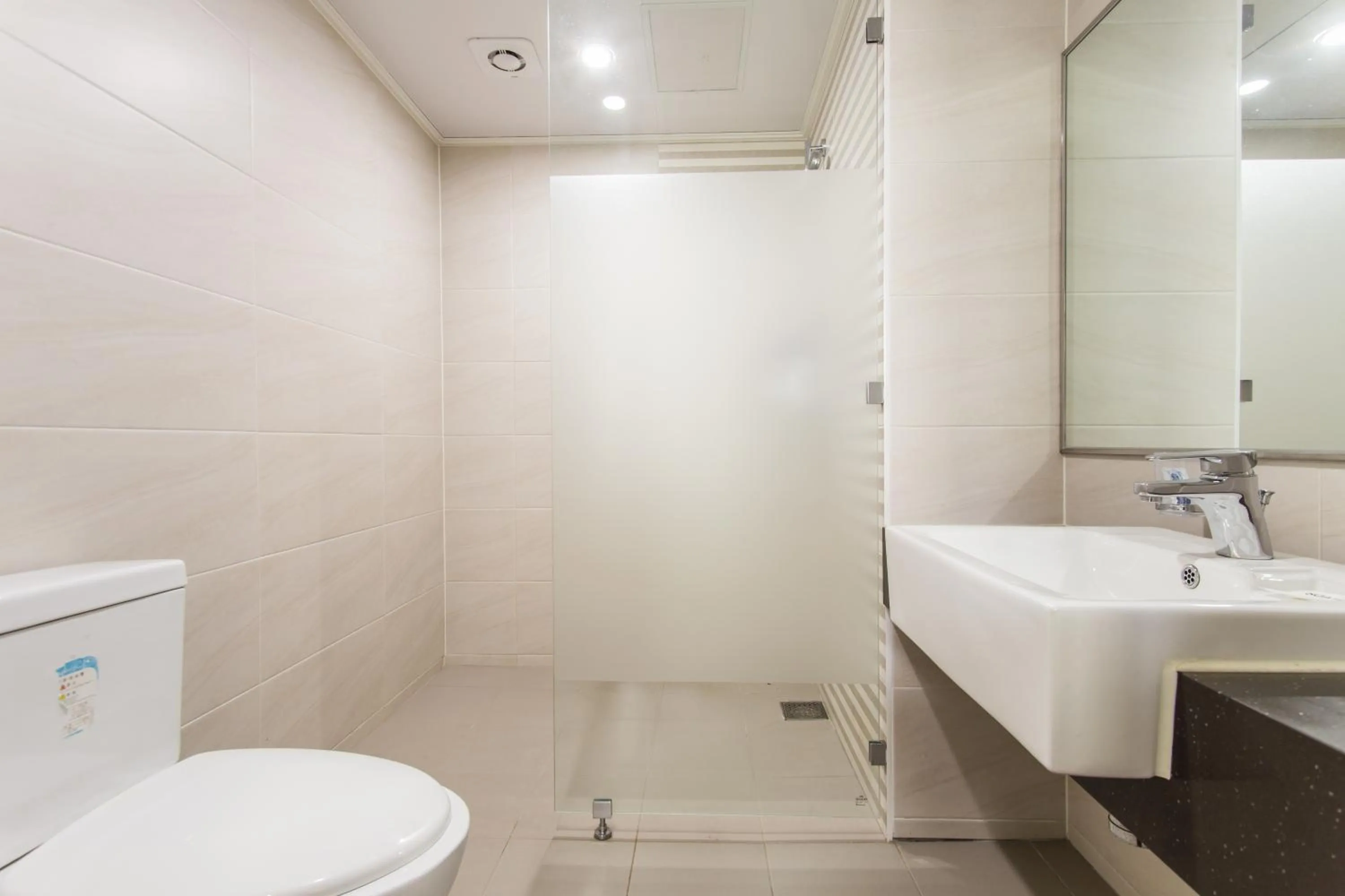 Bathroom in Incheon Airtel