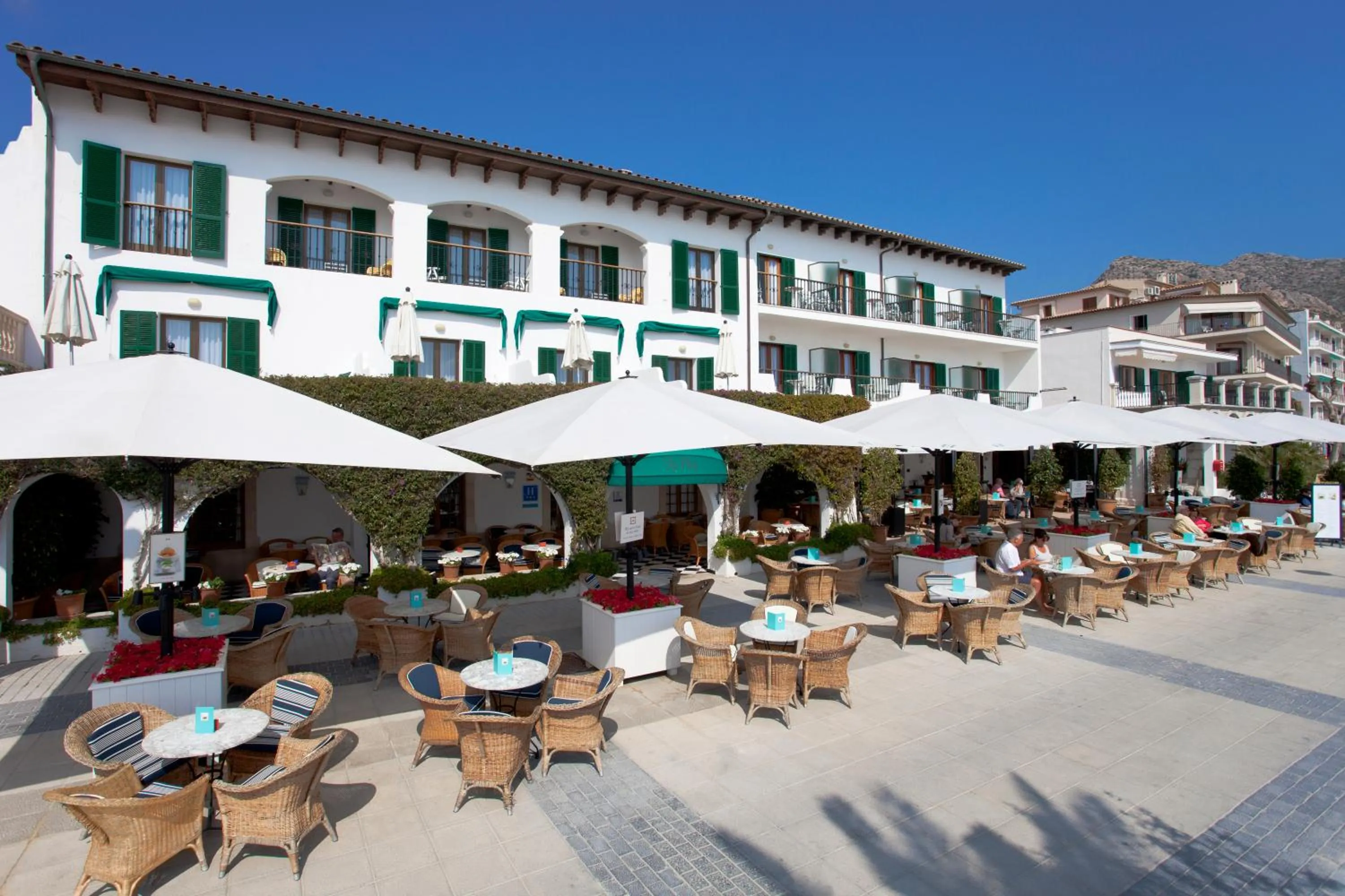 Day in Hotel Sis Pins