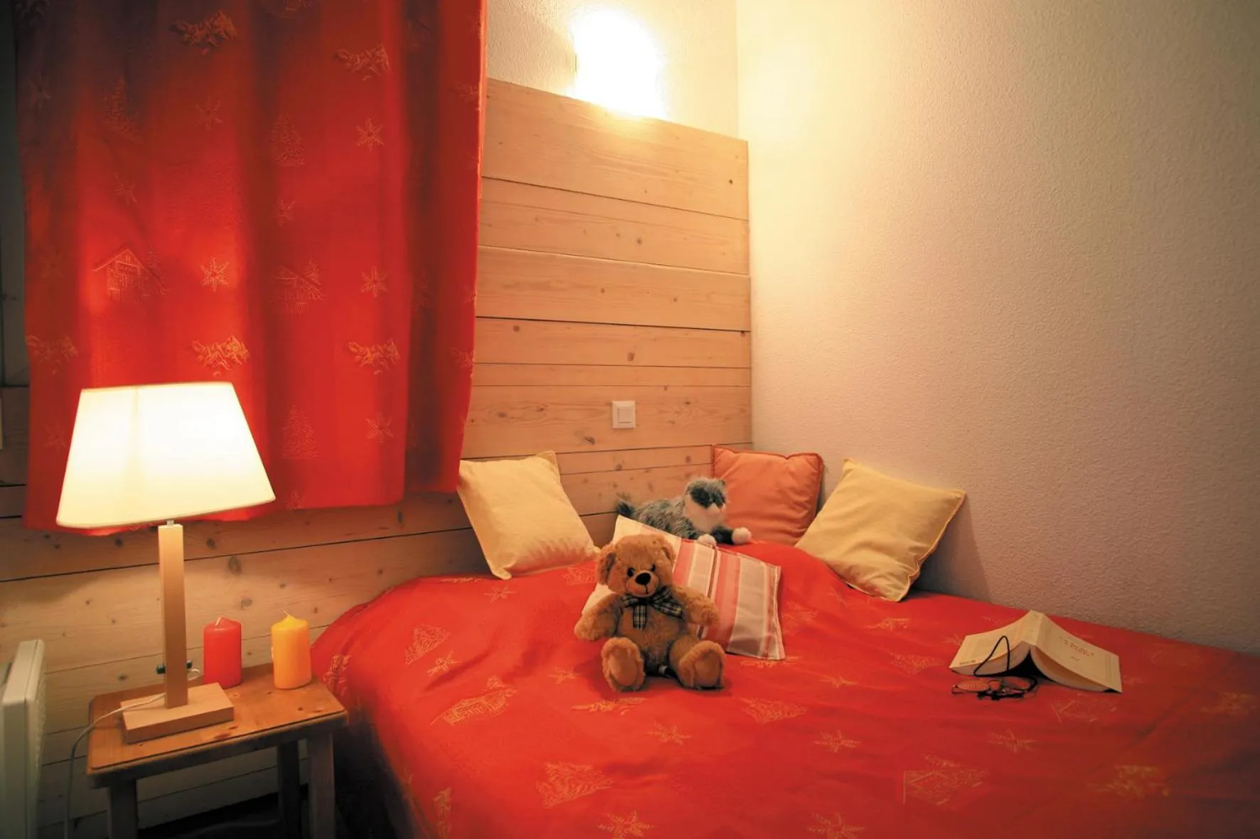 Bedroom, Bed in Lagrange Vacances Les Pics d'Aran