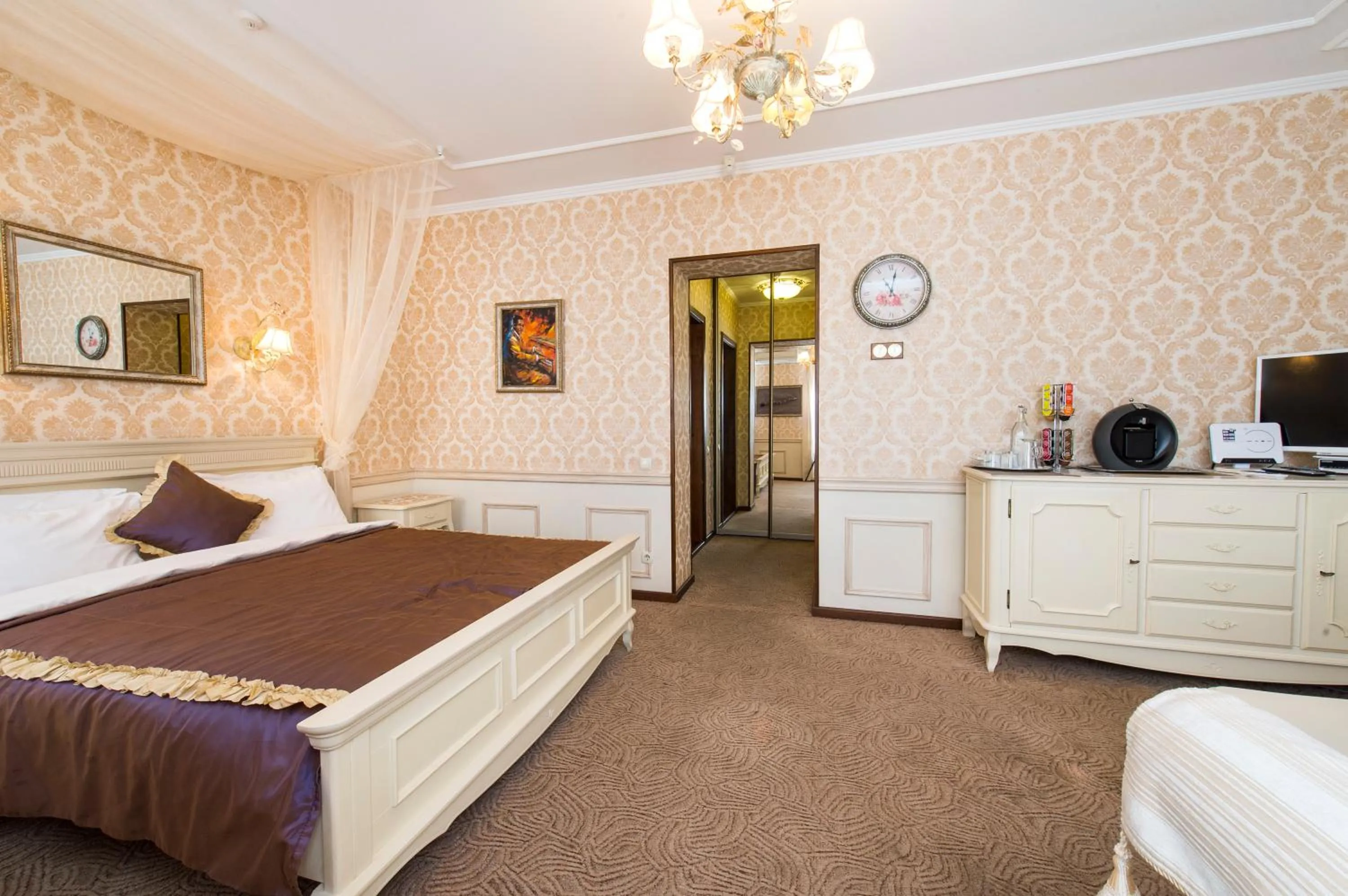Photo of the whole room, Bed in Oselya Hotel