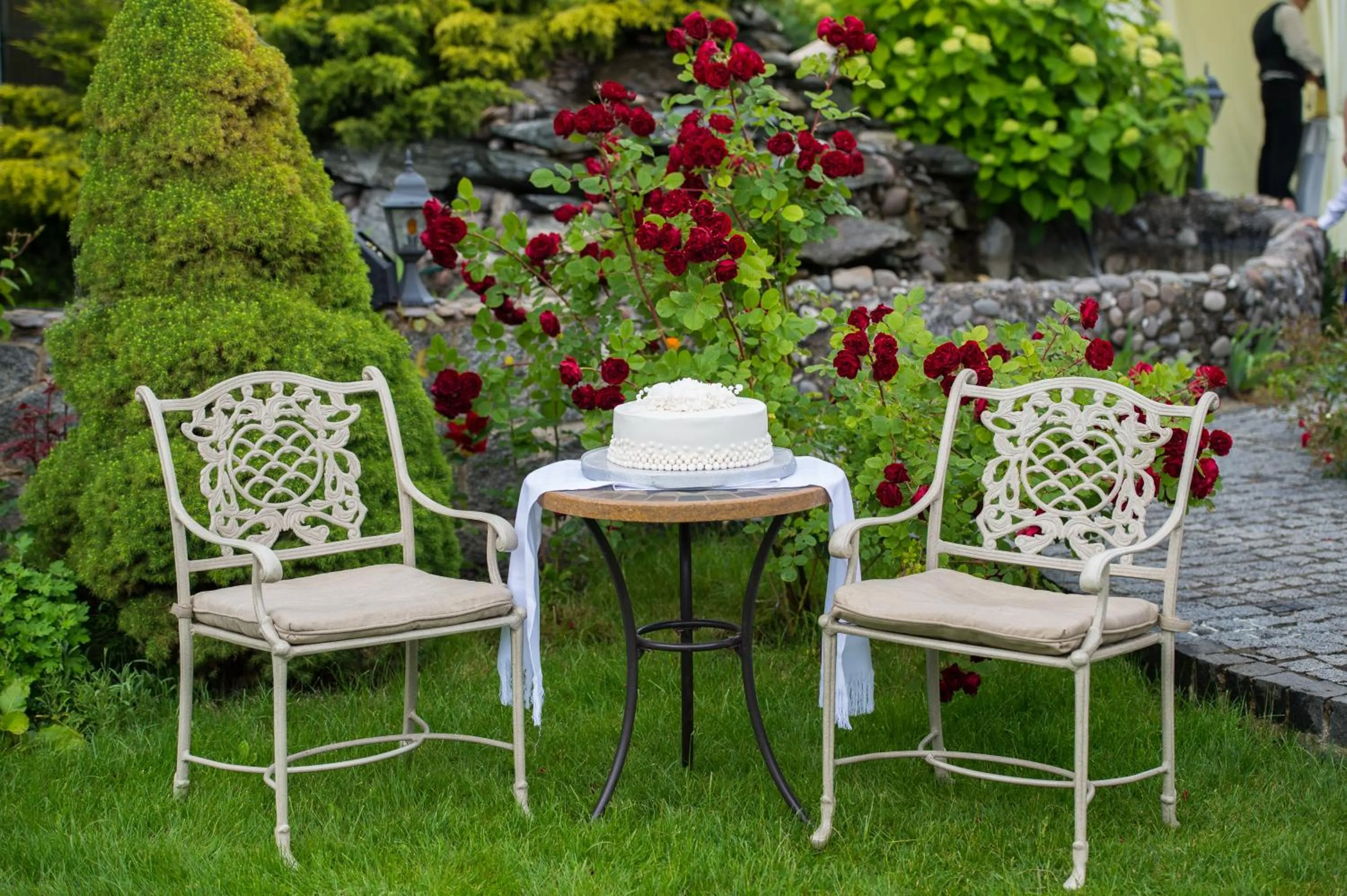 Garden in Oselya Hotel