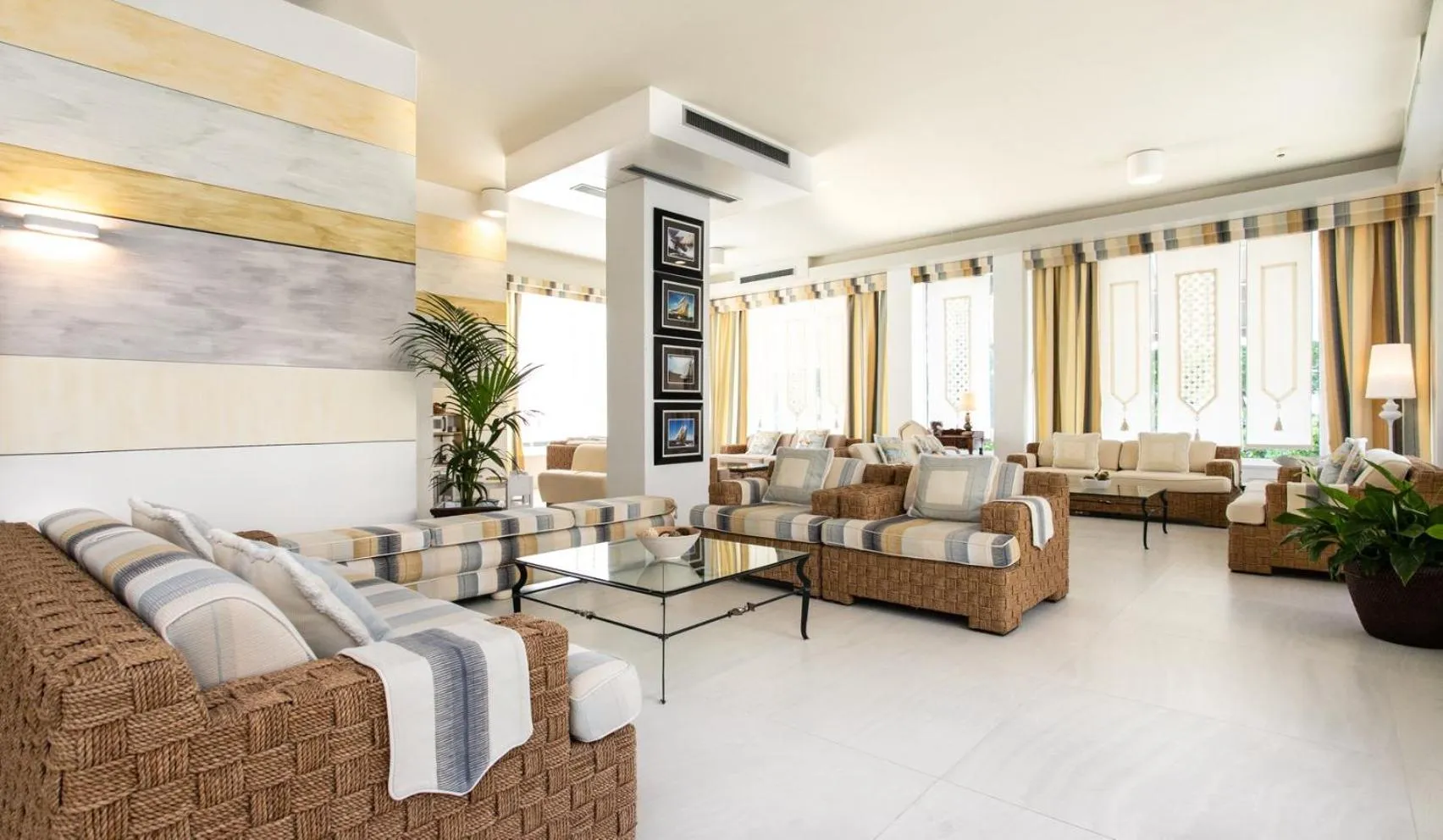 Lobby or reception in Hotel Delle Mimose