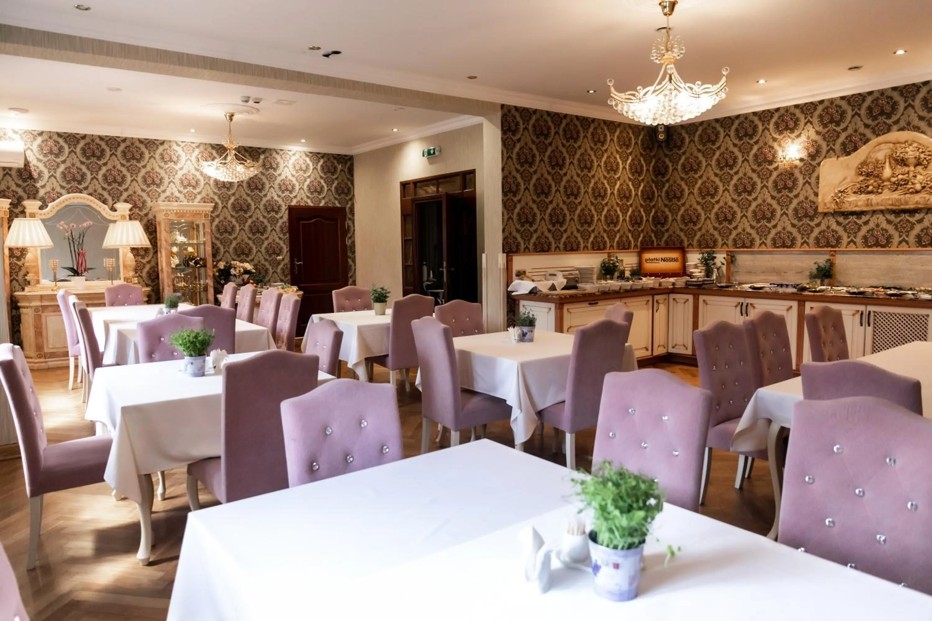 Buffet breakfast in Oławian Hotel