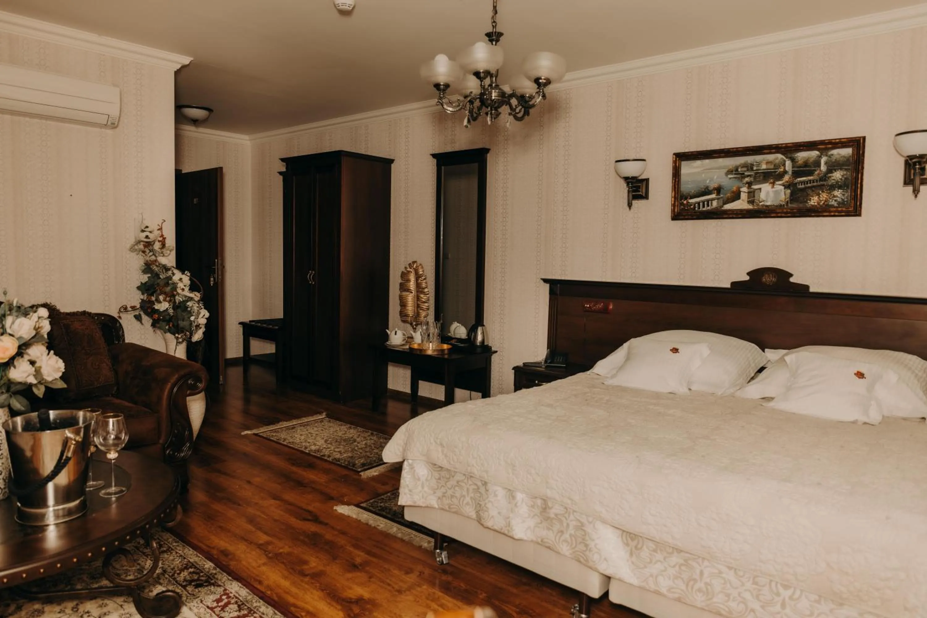 Bed in Oławian Hotel