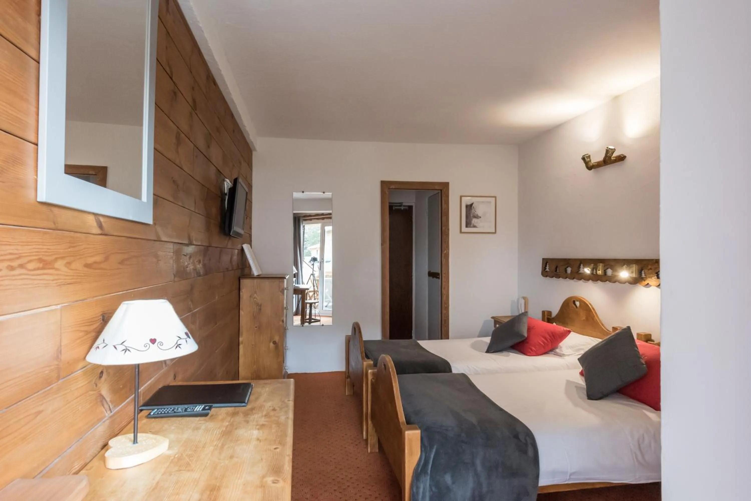 Bedroom, Bed in Hotel l'Ecureuil