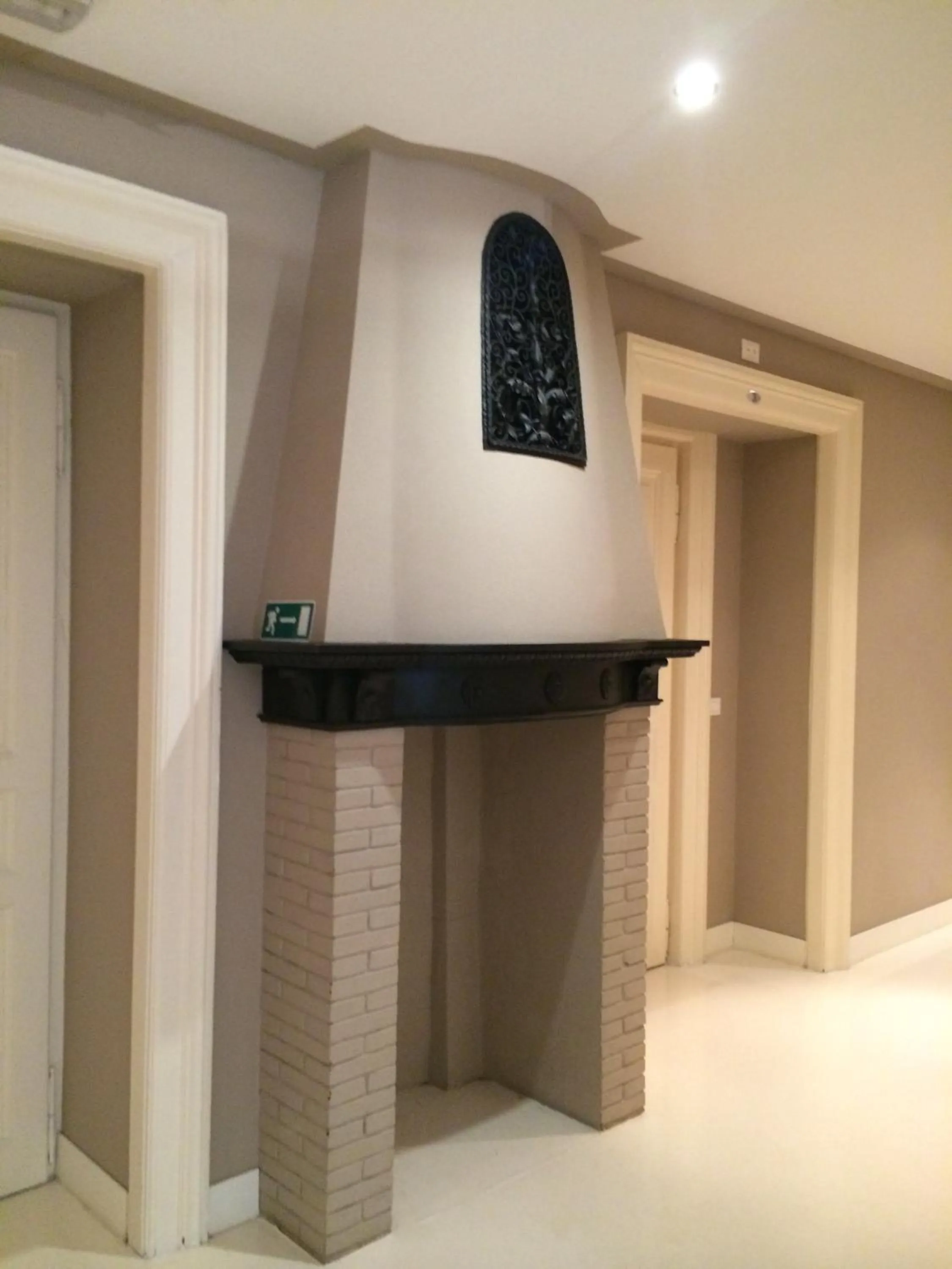 Decorative detail in House 5