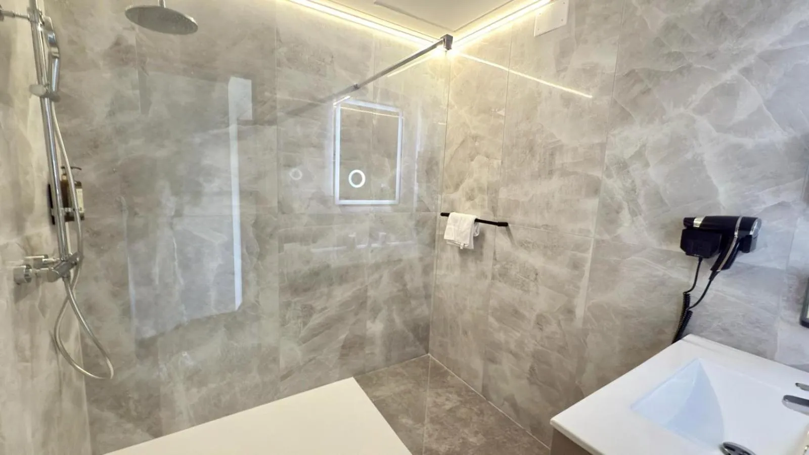 Bedroom in Hôtel La Perna