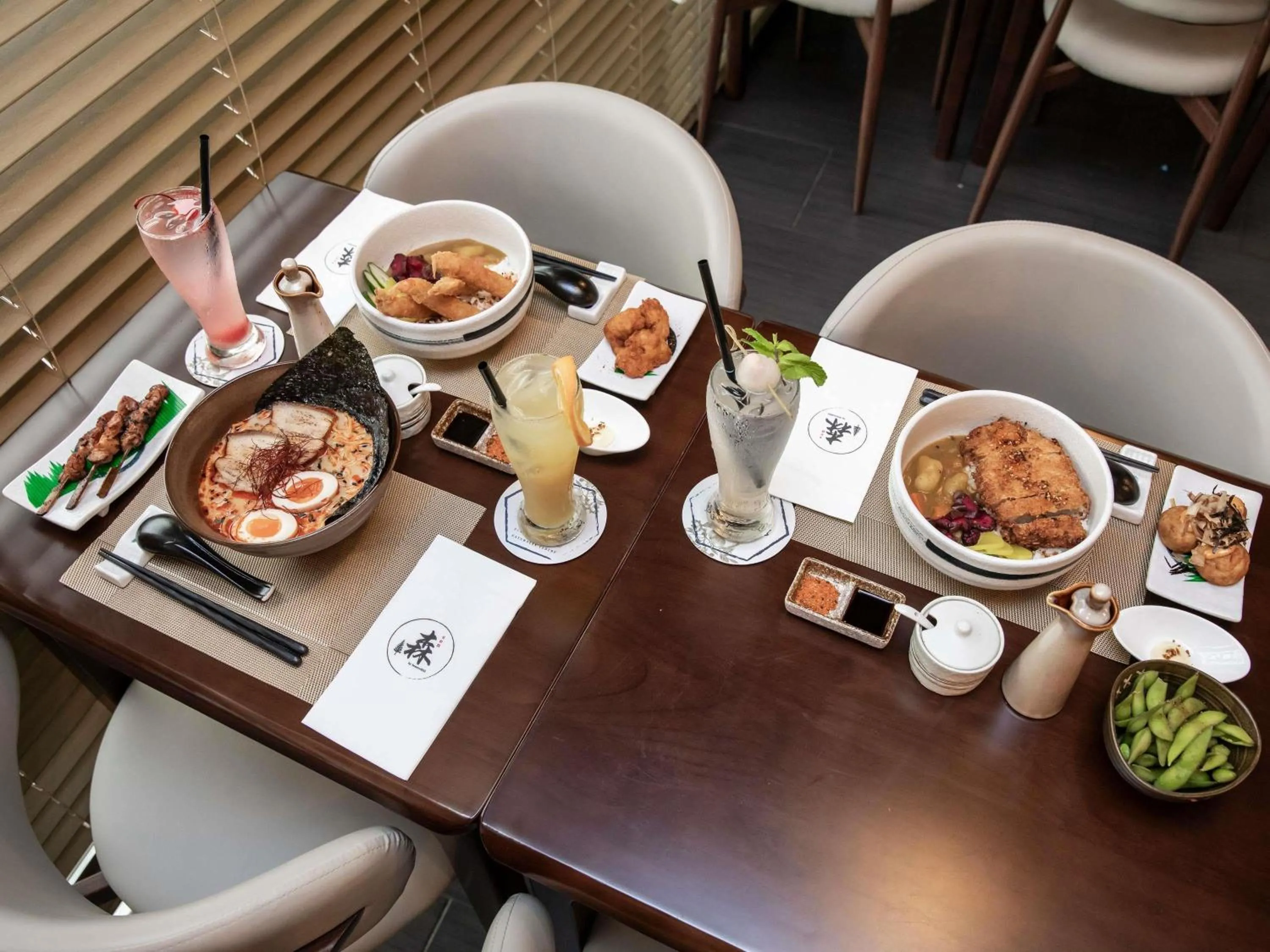 Restaurant/places to eat in ibis budget Singapore Imperial