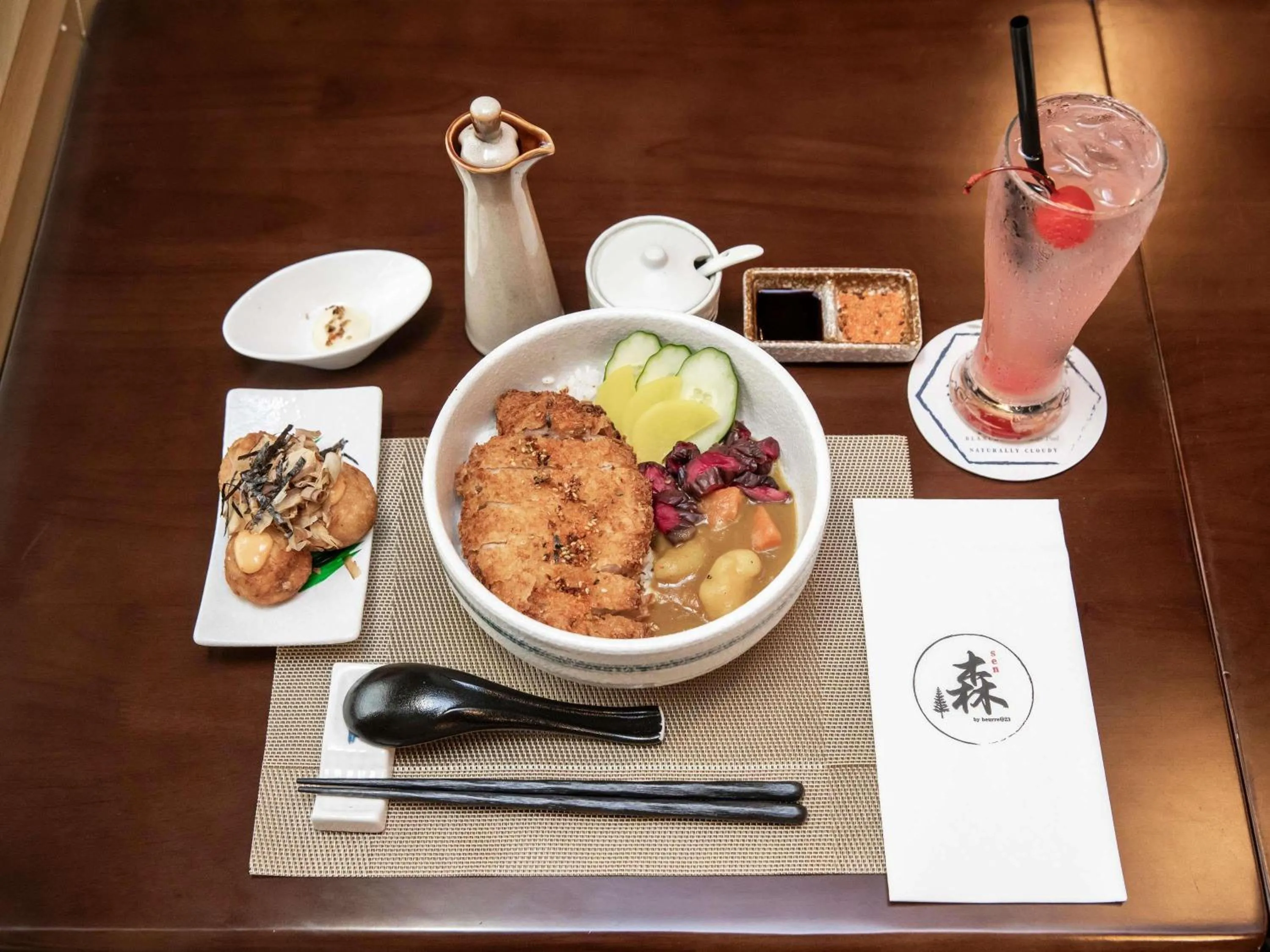 Restaurant/places to eat in ibis budget Singapore Imperial