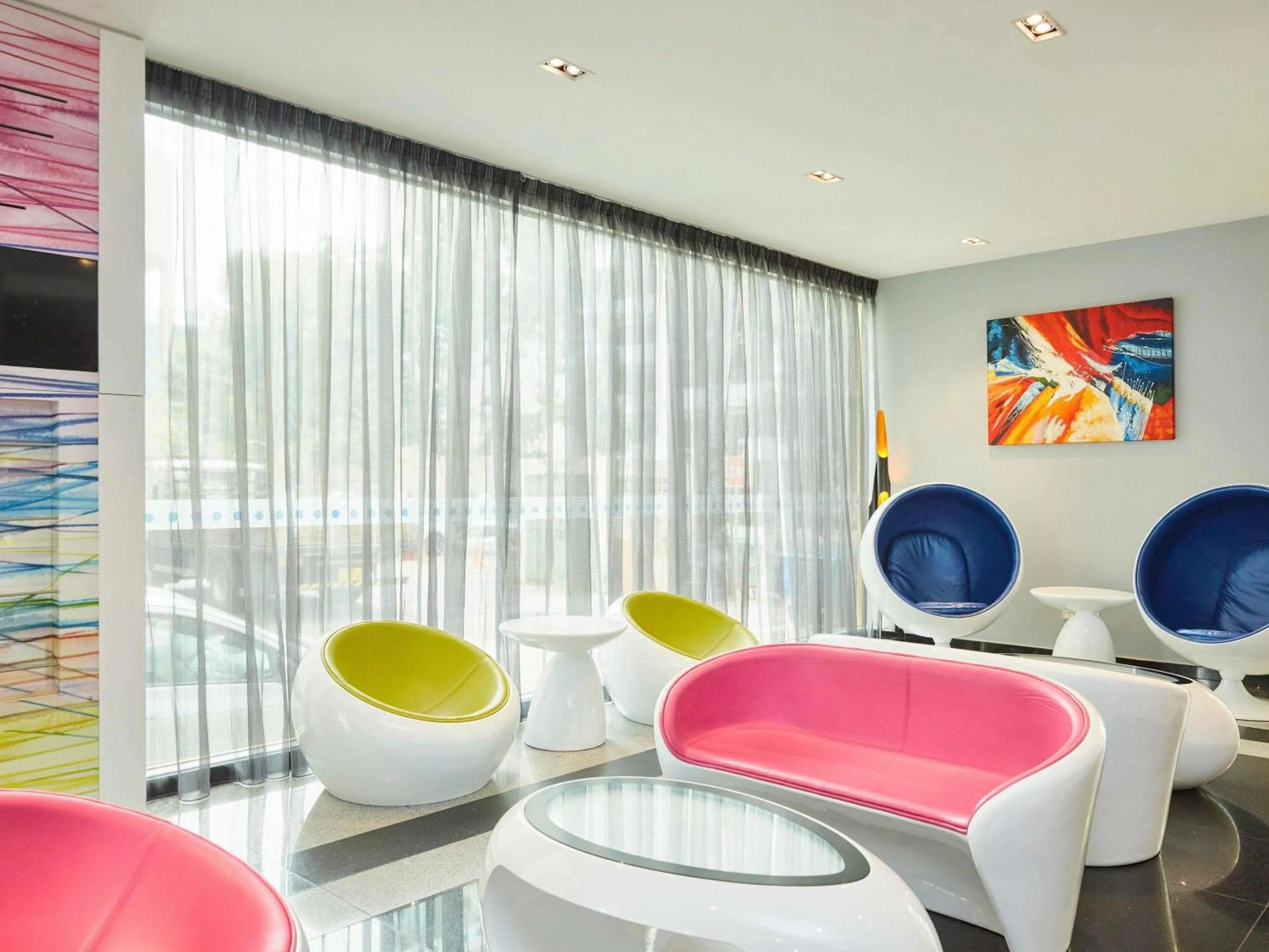 Property building in ibis budget Singapore Imperial