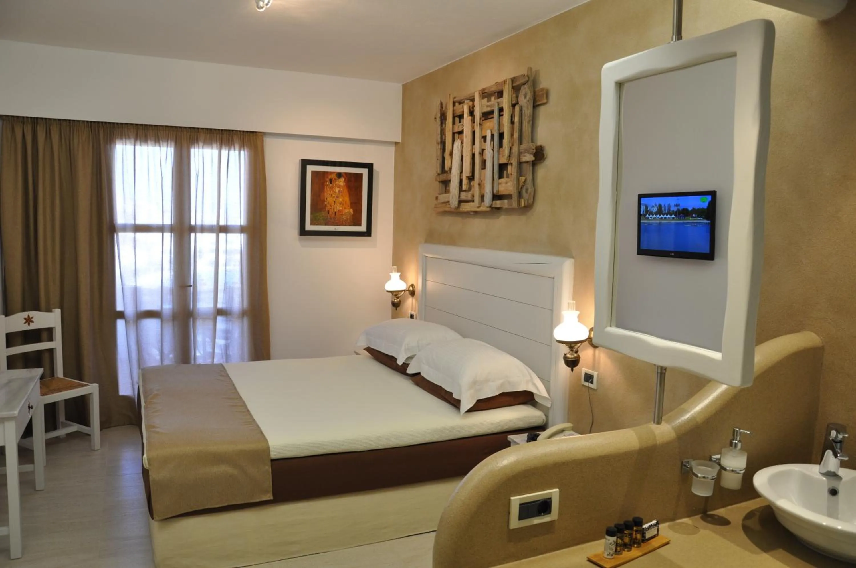 Bed in Vrahos Boutique Hotel