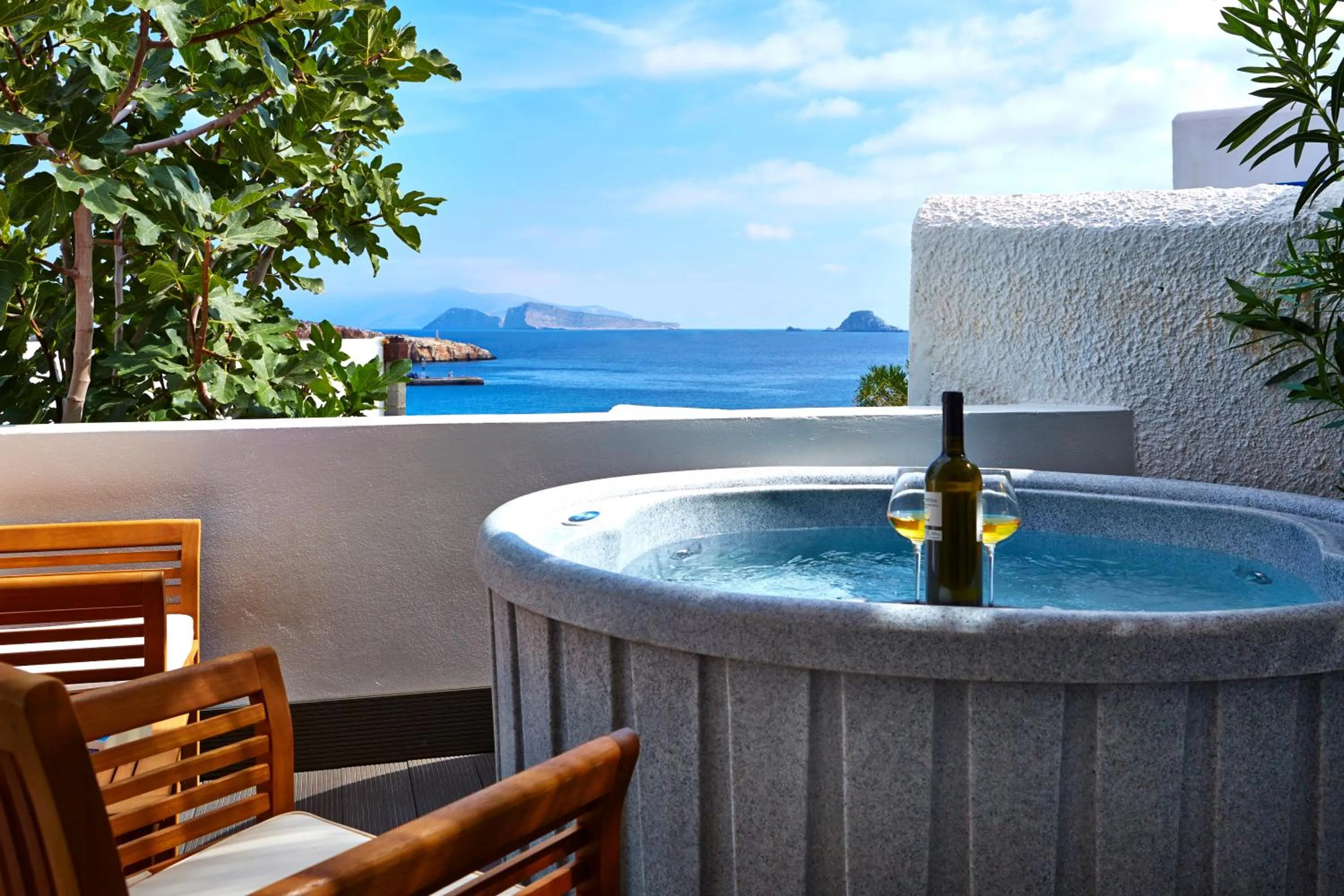 Hot Tub in Vrahos Boutique Hotel