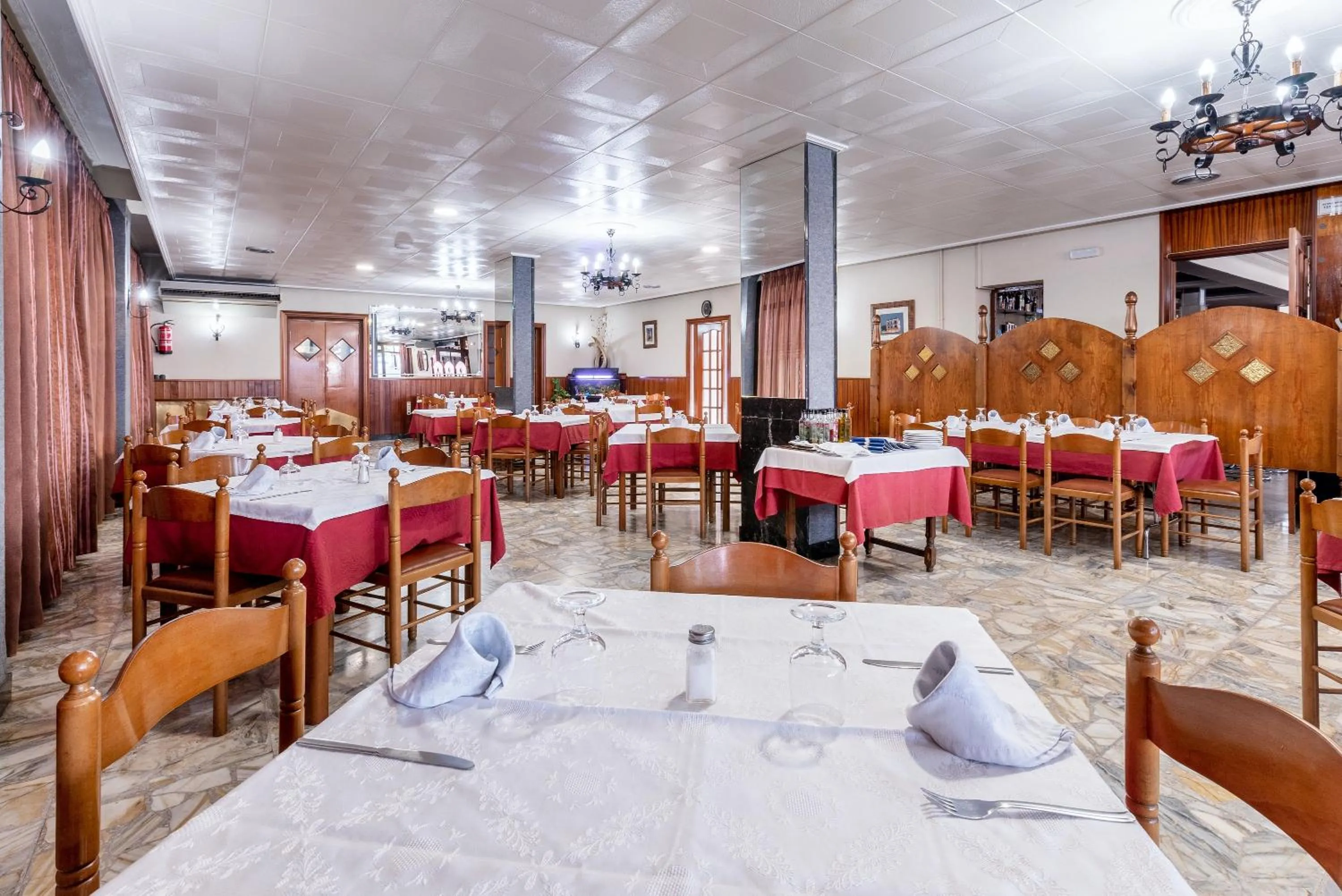 Restaurant/places to eat in Hotel Canadá