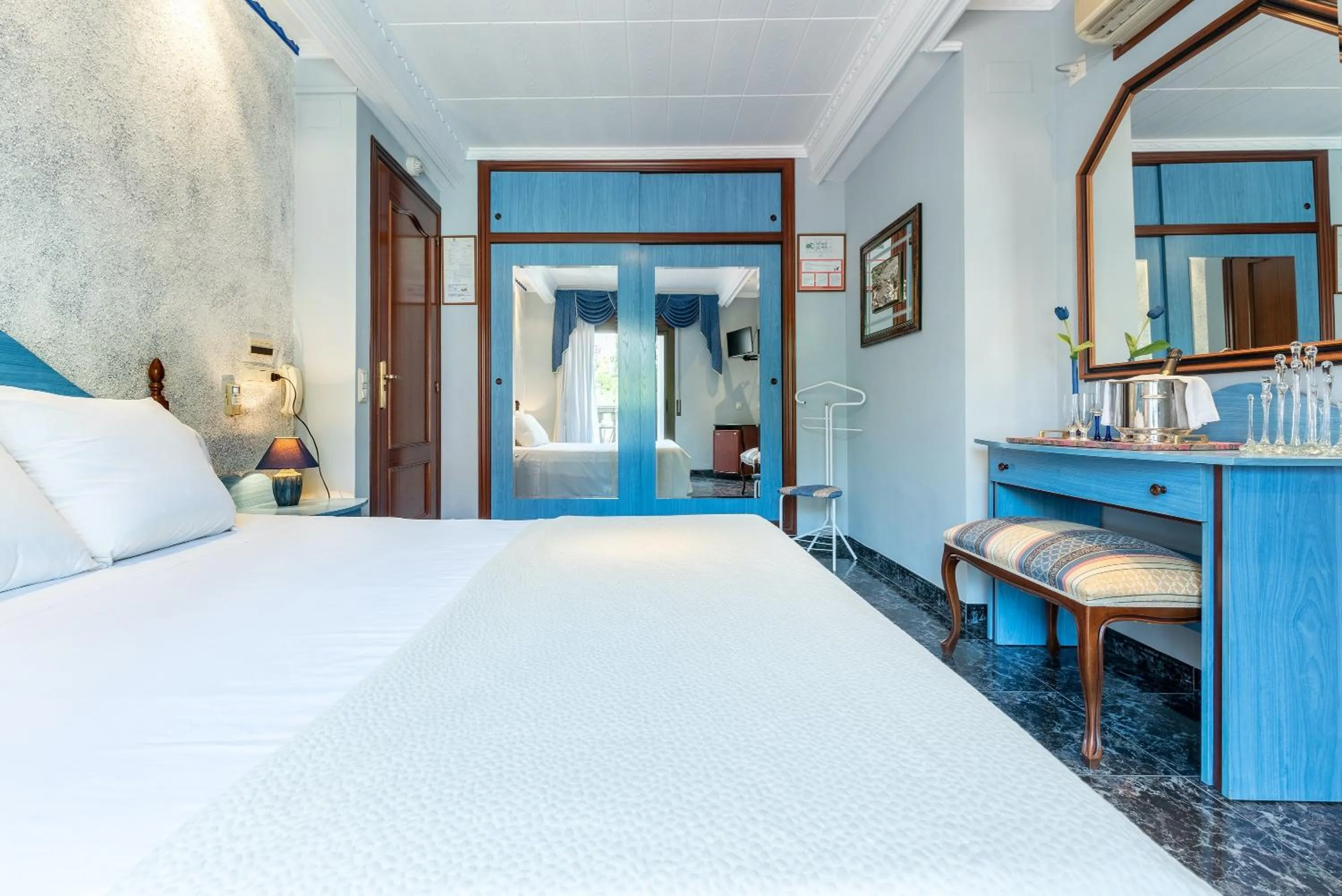 Bed in Hotel Canadá