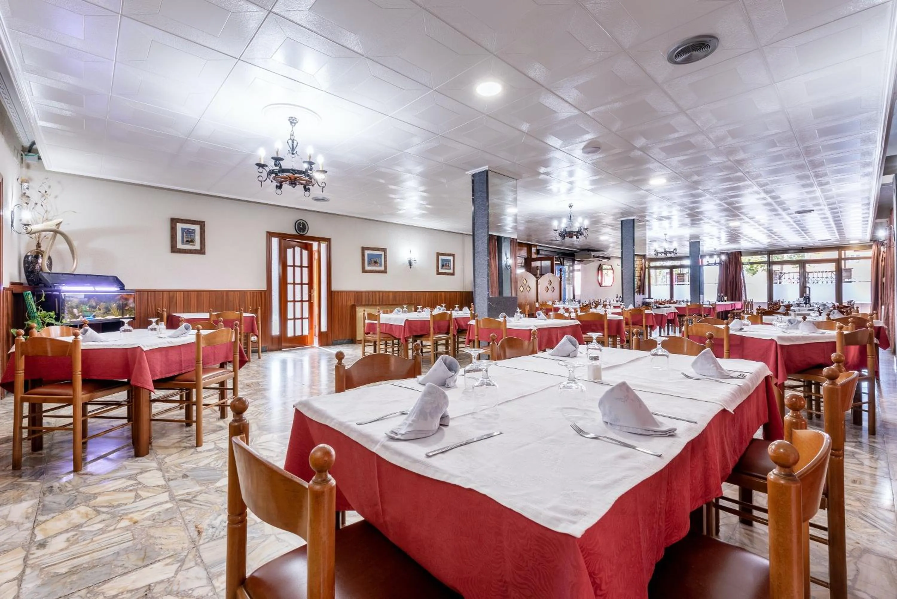 Restaurant/places to eat in Hotel Canadá