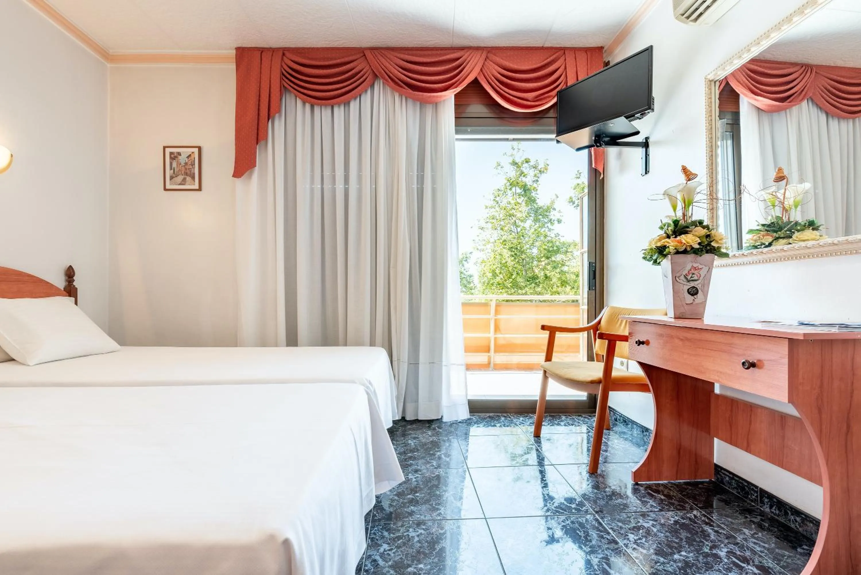 Bed in Hotel Canadá