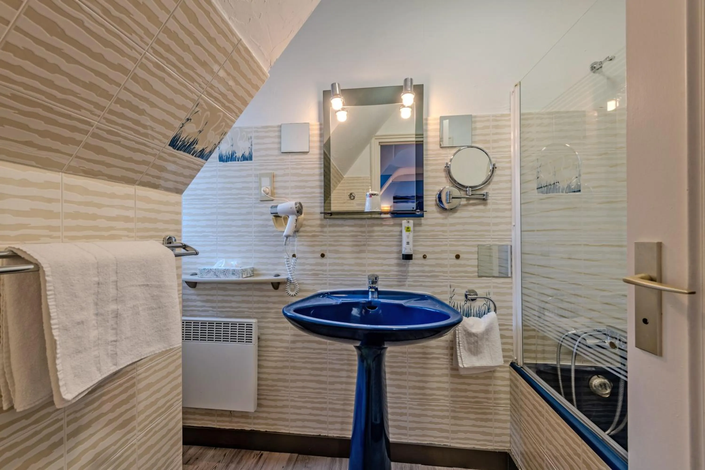 Logis Hotel De La Corniche