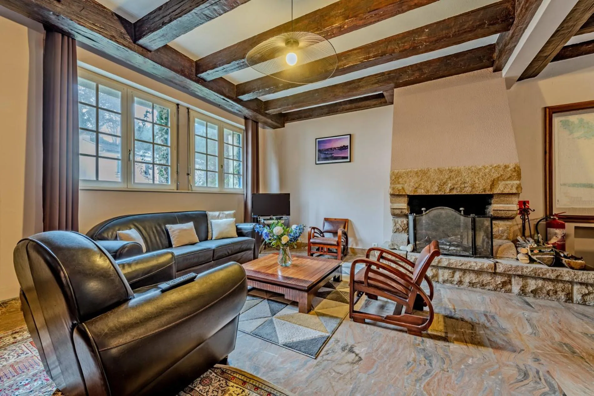 Living room in Logis Hotel De La Corniche