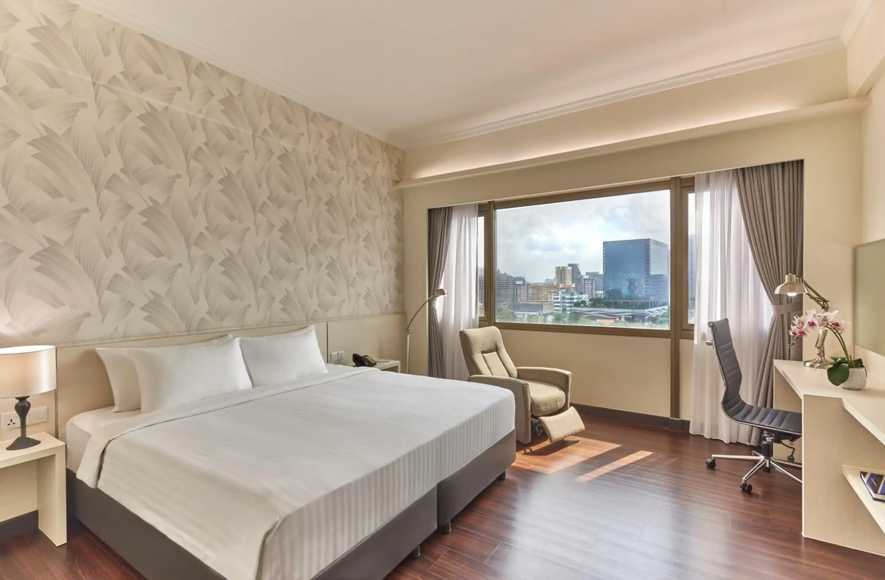 Deluxe Double or Twin Room in Village Hotel Bugis by Far East Hospitality Deluxe Double or Twin Room in Village Hotel Bugis by Far East Hospitality