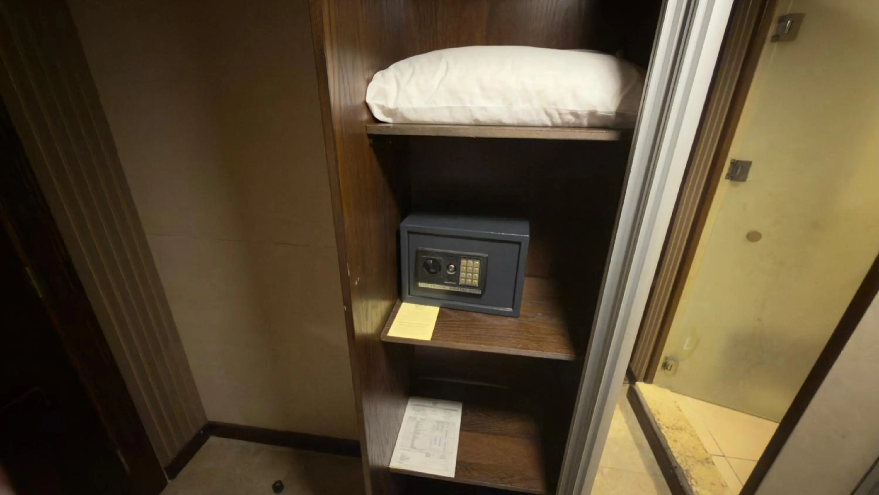 Property building in Rojina Hotel